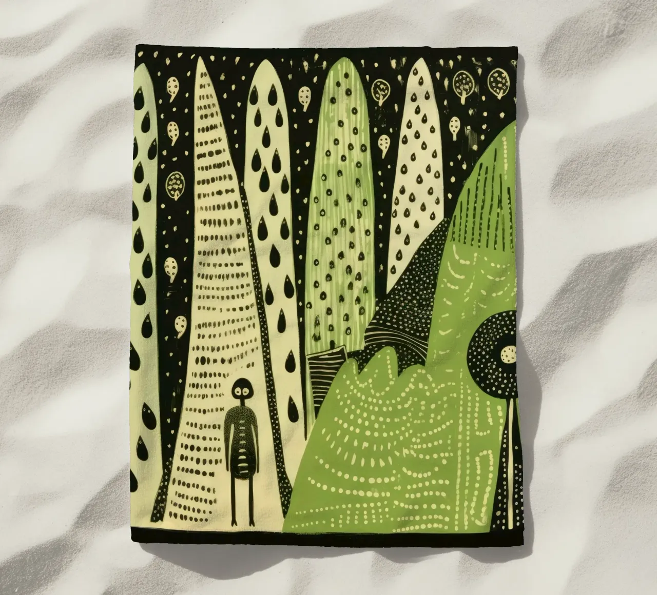 Groene zijderups 4 strandhanddoek van Minimal Animal Art
