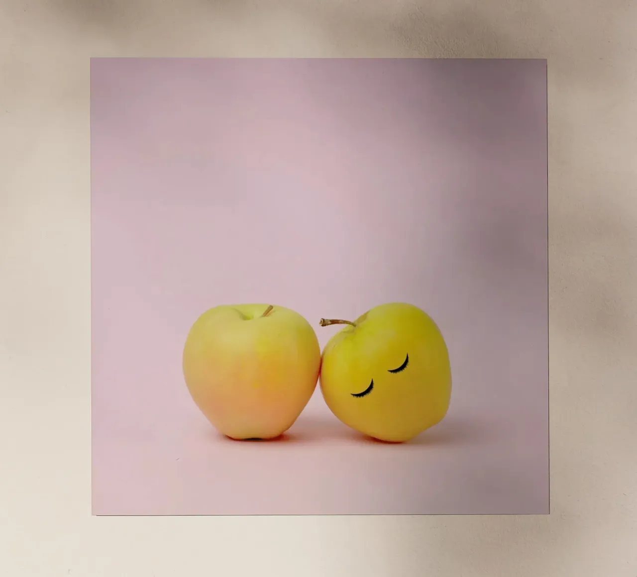 You Can Lean on Me pellicola backlit da Juj Winn