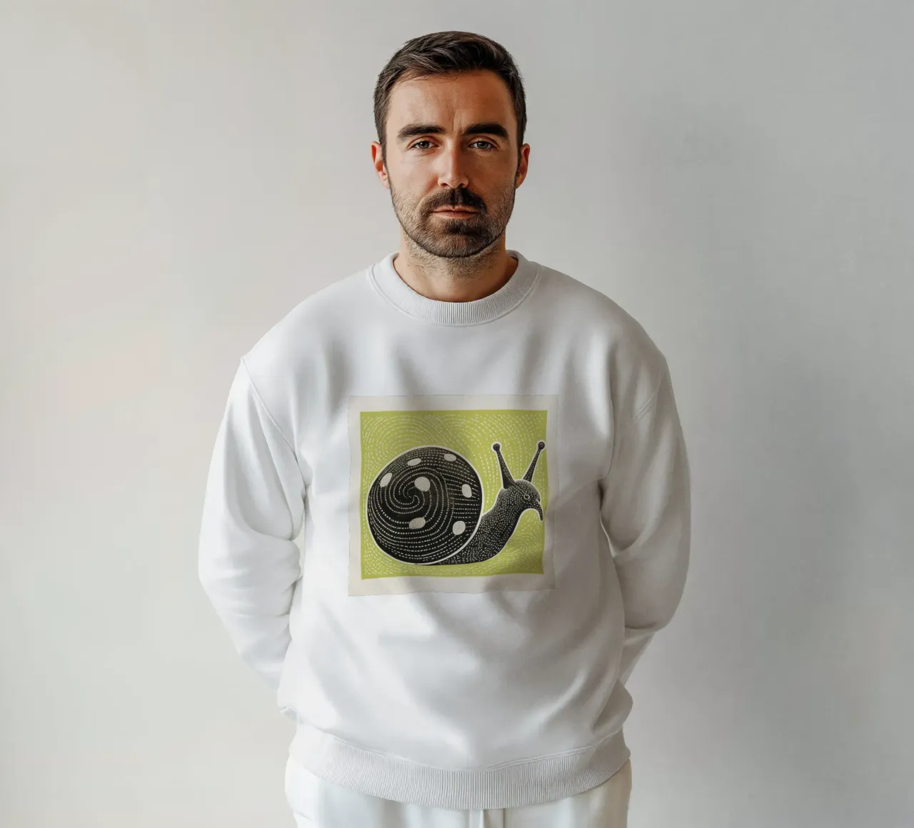 Groene Slak 3 sweatshirt van Minimal Animal Art
