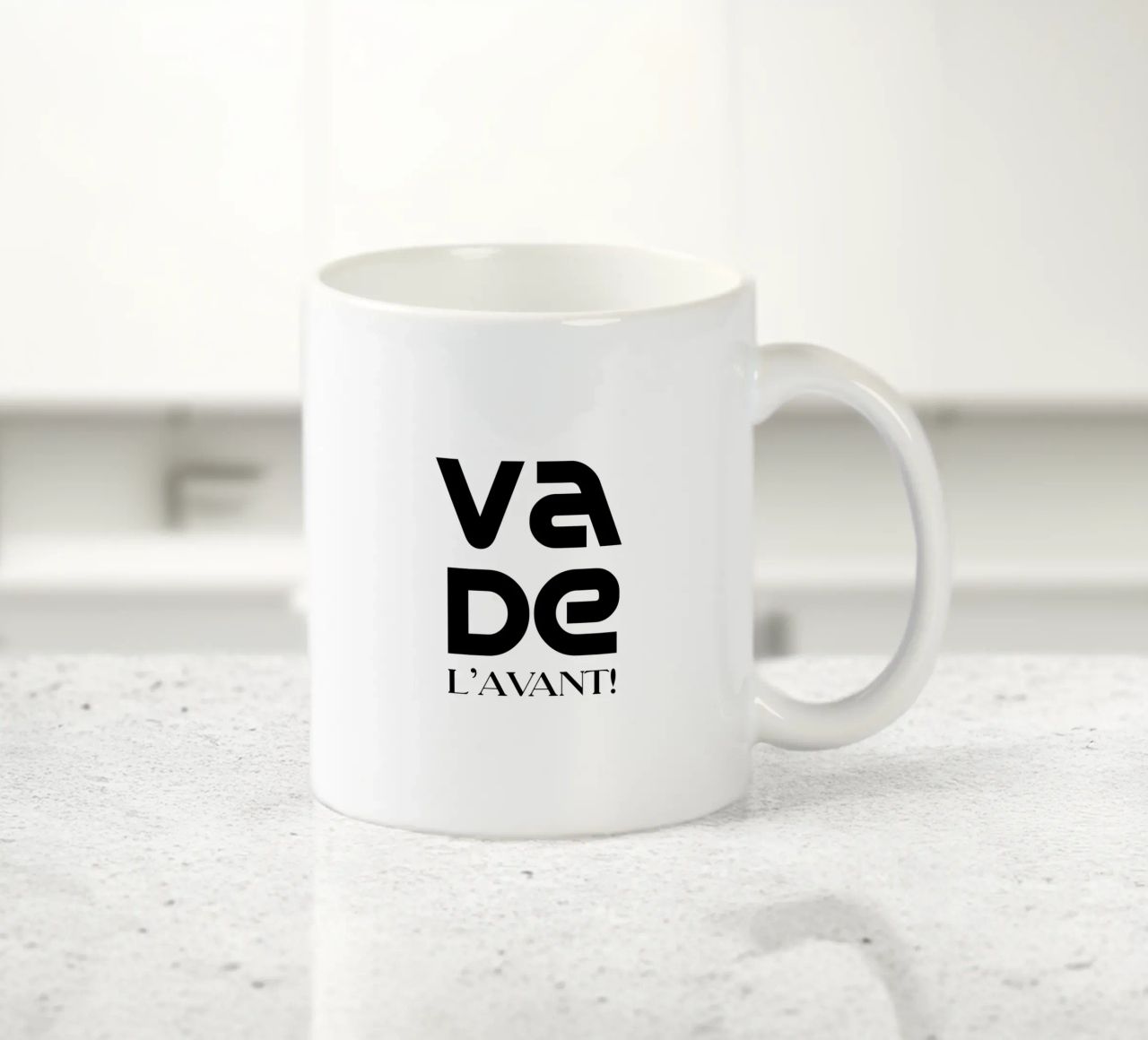 Va De L'avant Tipografia semplice e minimalista tazza in ceramica da YV TYPOGRAPHY