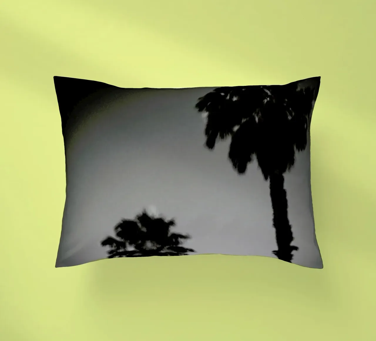 Why are palm trees so damn happy? Kissen von Tal Paz-Fridman