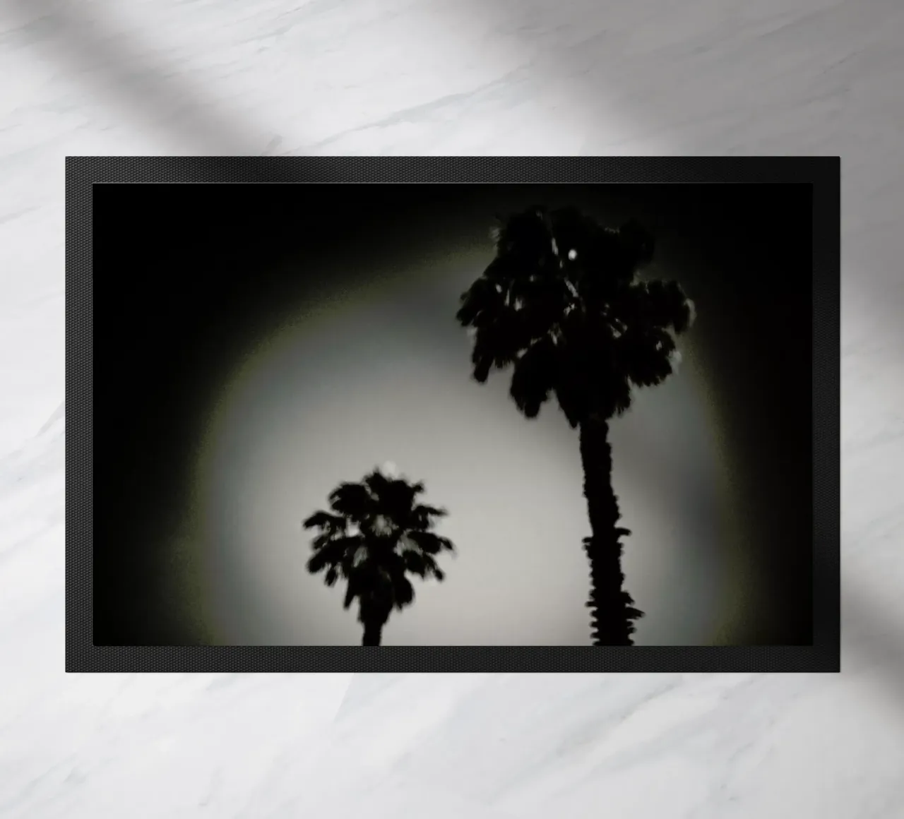 Why are palm trees so damn happy? deurmat van Tal Paz-Fridman