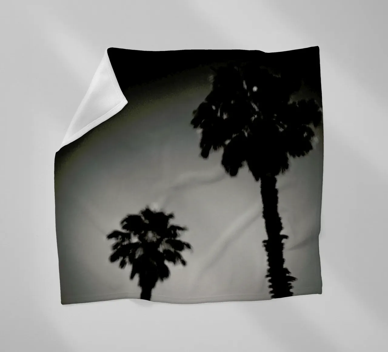 Why are palm trees so damn happy? Fleecedecke von Tal Paz-Fridman