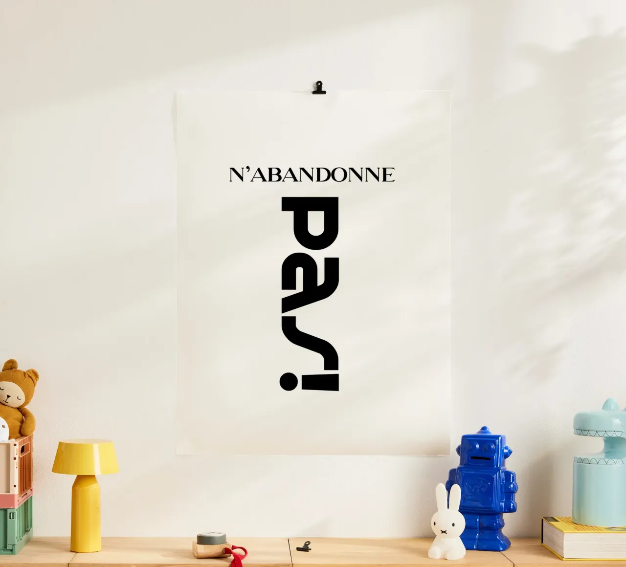 N'Abandonne Pas Tipografia moderna e semplice poster con telaio in legno da YV TYPOGRAPHY