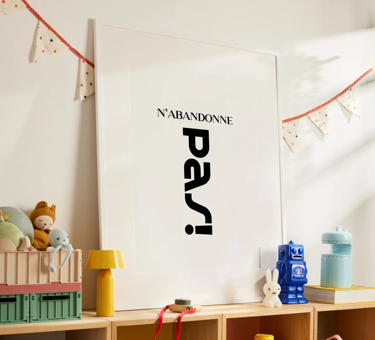 N'Abandonne Pas Tipografia moderna e semplice poster con telaio in legno da YV TYPOGRAPHY