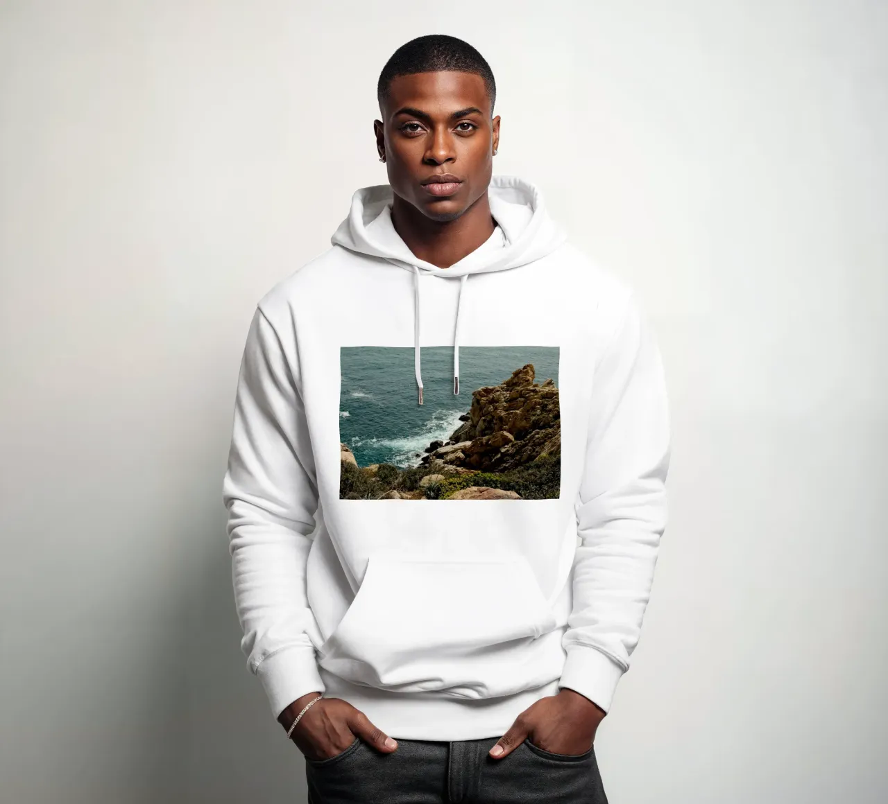 Rugged Coastline Serenity felpa con cappuccio da FujiPrints