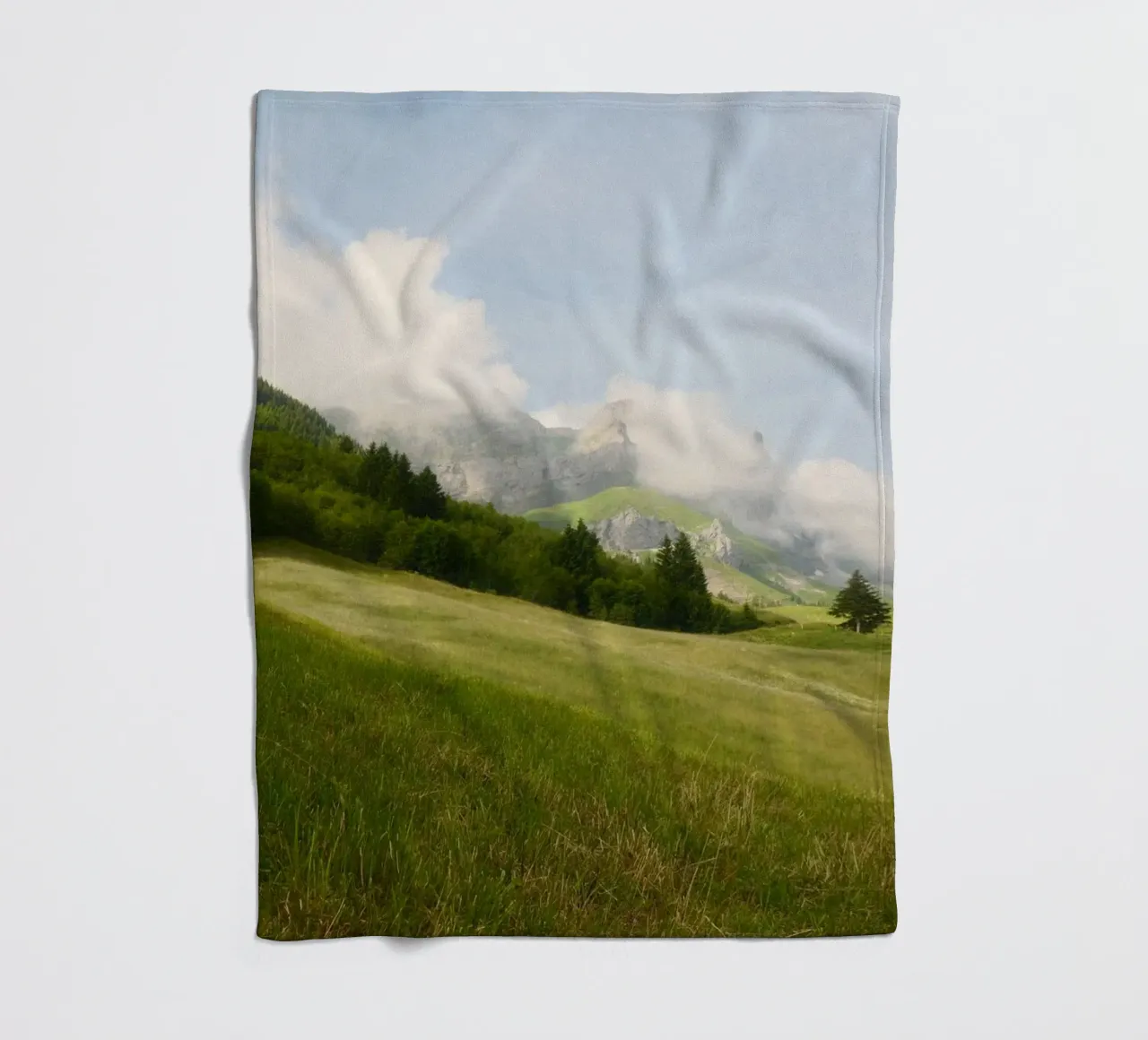 Misty Alpine Meadows coperta in pile da FujiSwiss