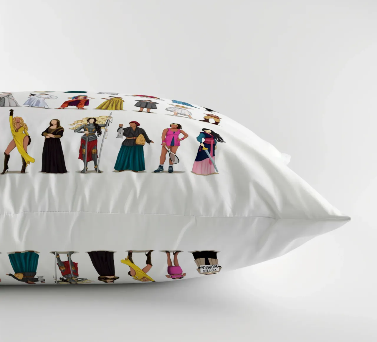 The Future Is Female kussen van Nour Tohme