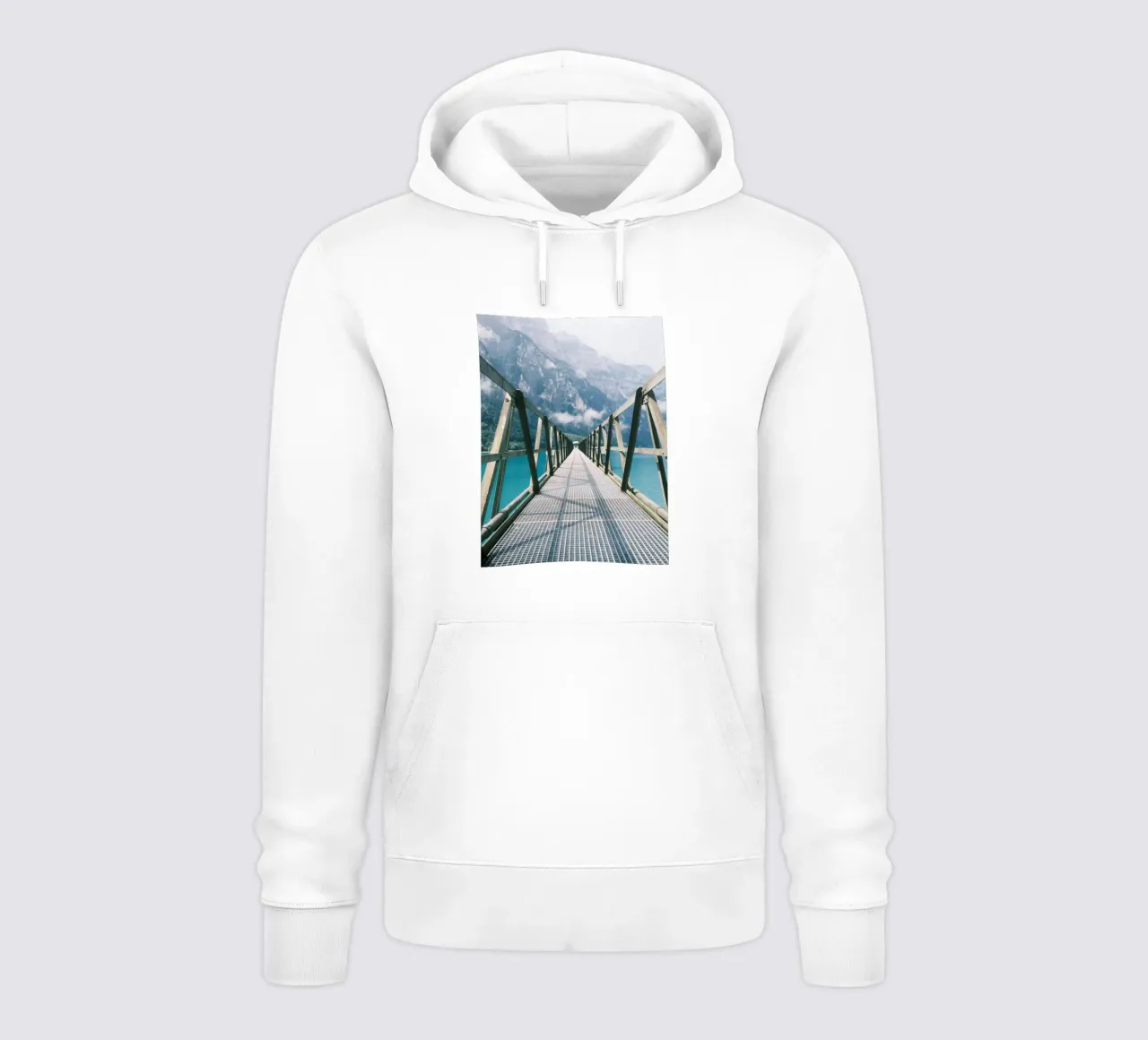 Industrial Bridge Over Tranquil Waters felpa con cappuccio da FujiSwiss