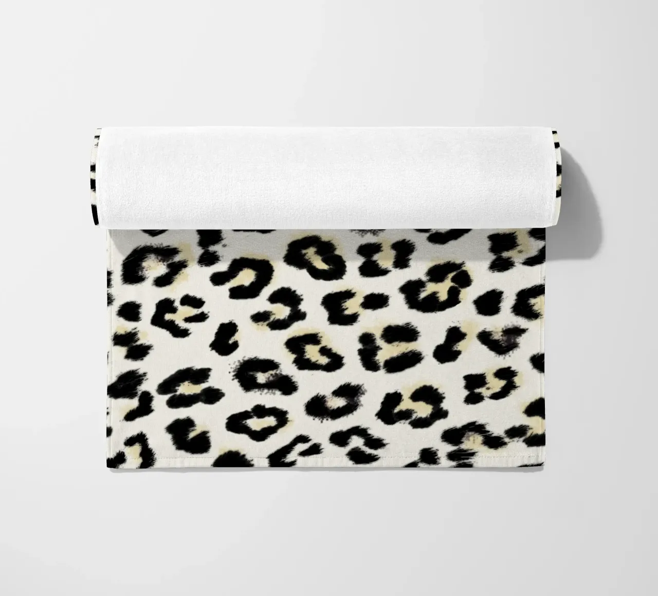 Feline Animal Print telo mare da anisillustration