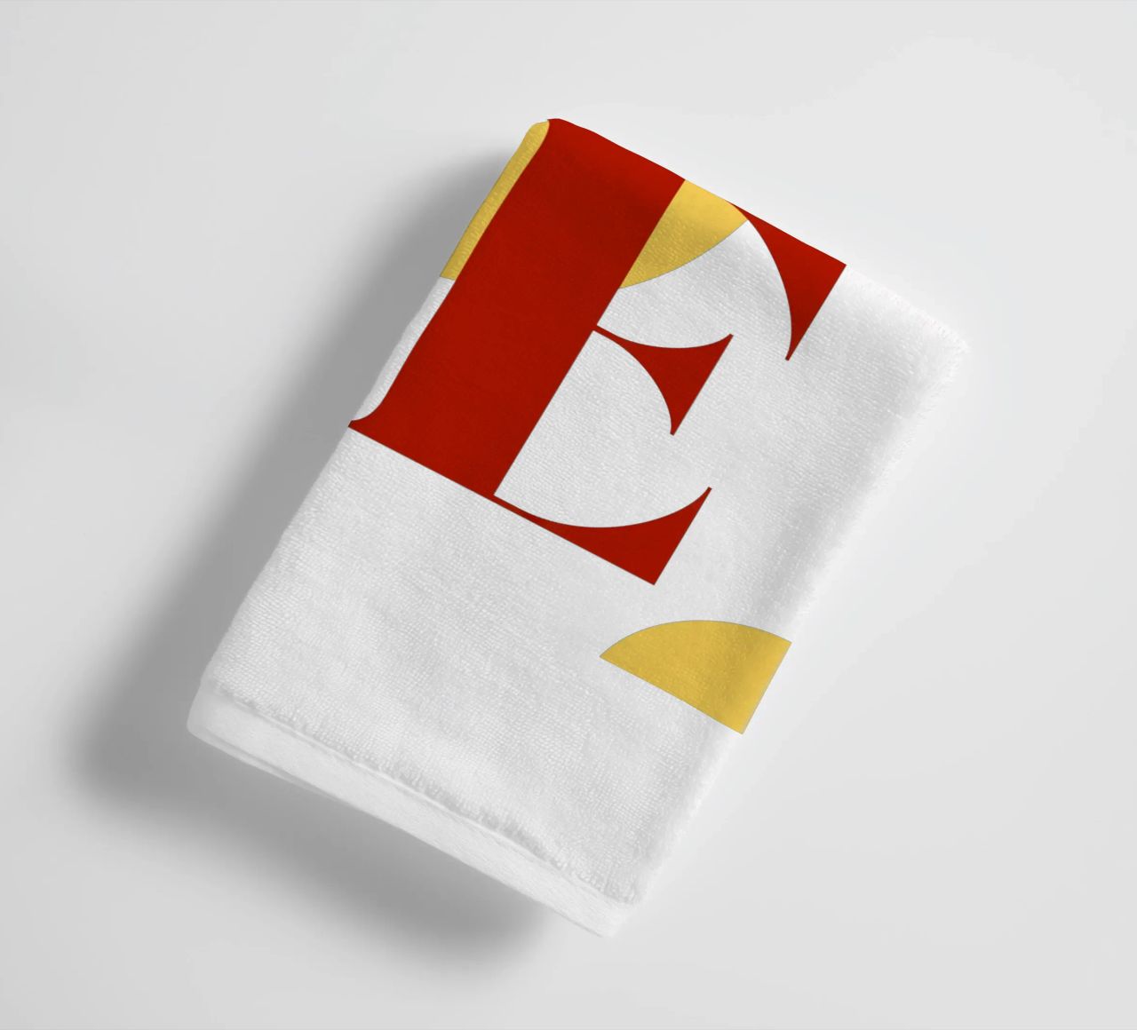 Amore - belle forme minimaliste di design asciugamano da bagno da Happy Mind Art