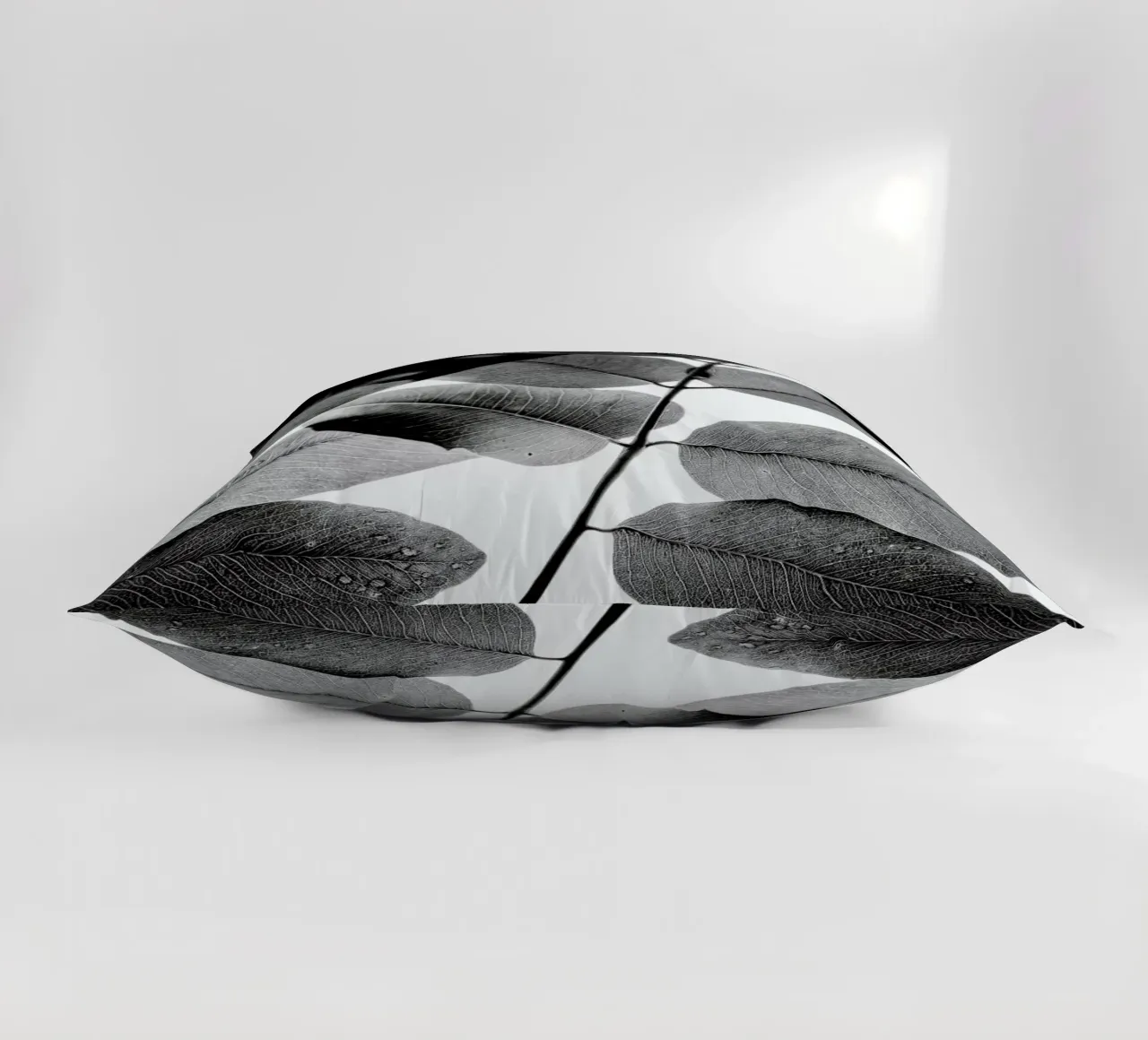 Experiments with Leaves 1 cuscino da Tal Paz-Fridman