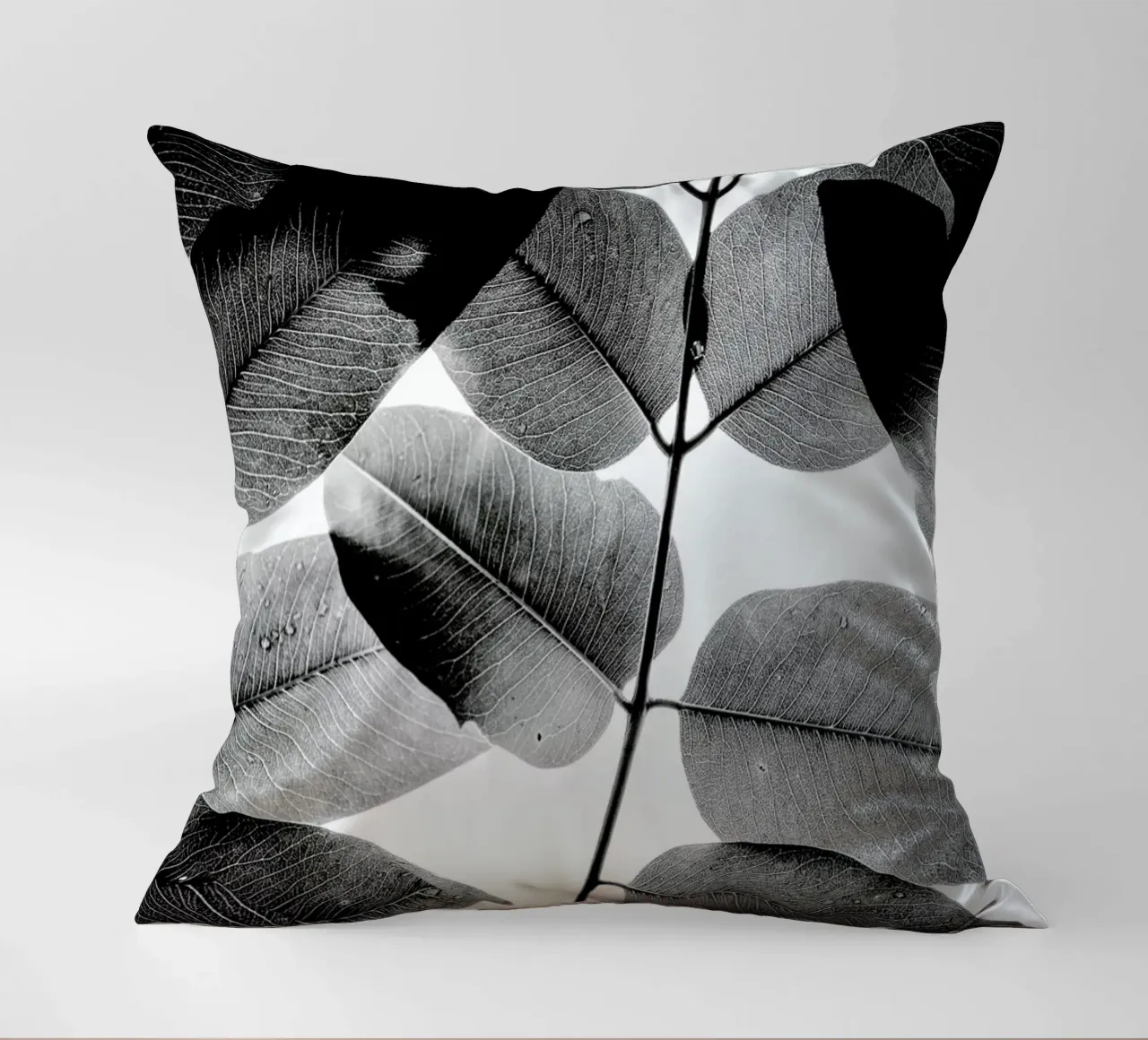 Experiments with Leaves 1 Kissen von Tal Paz-Fridman