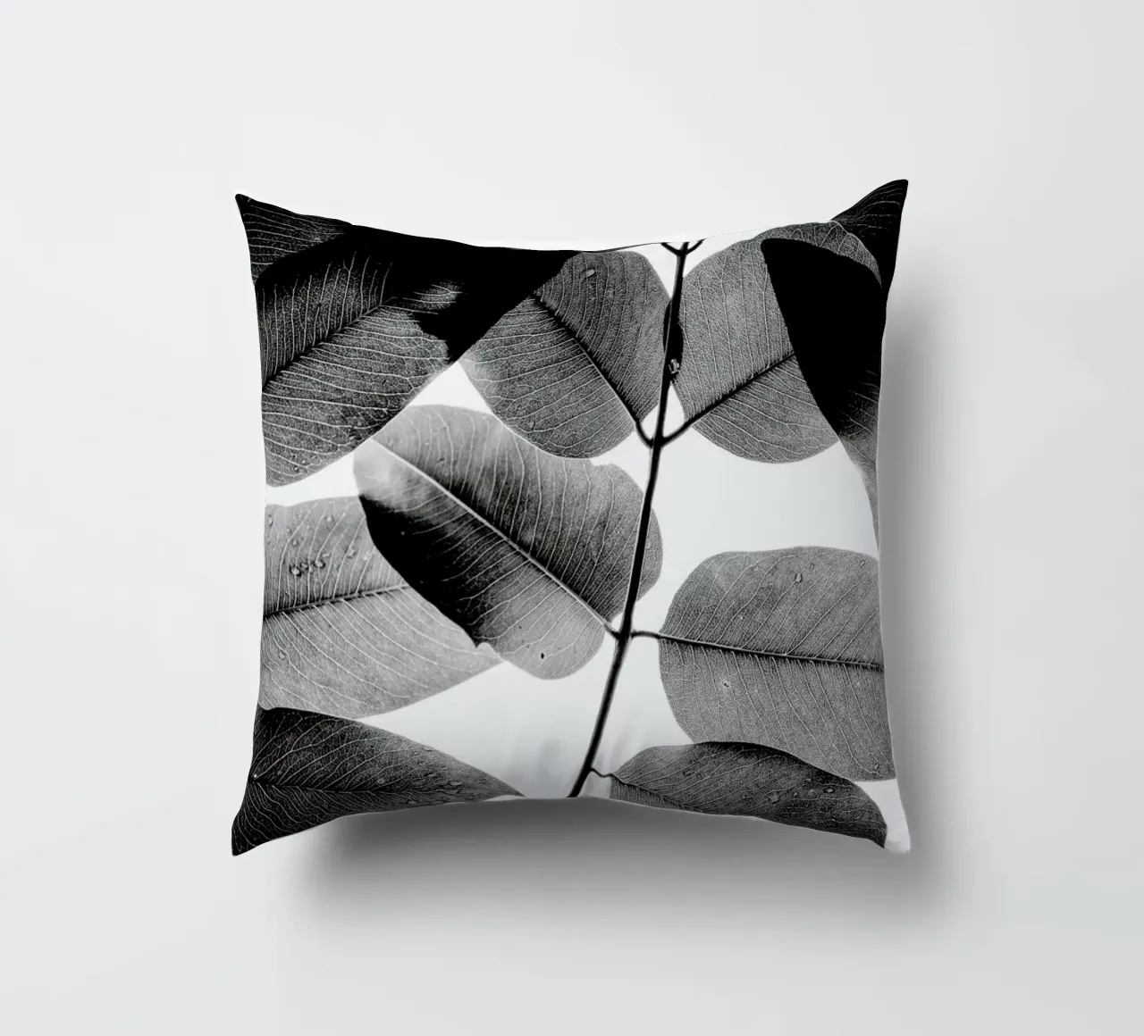 Experiments with Leaves 1 Kissen von Tal Paz-Fridman