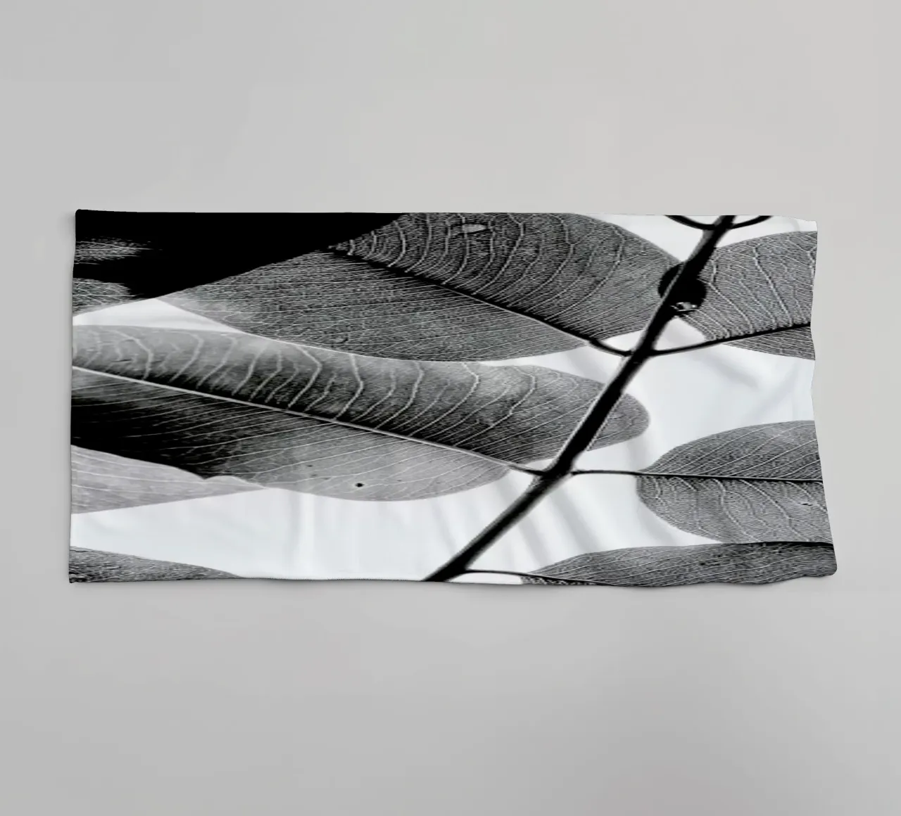 Experiments with Leaves 1 asciugamano da bagno da Tal Paz-Fridman