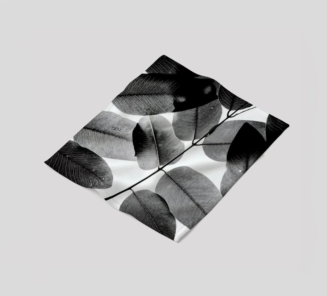Experiments with Leaves 1 coperta in pile da Tal Paz-Fridman