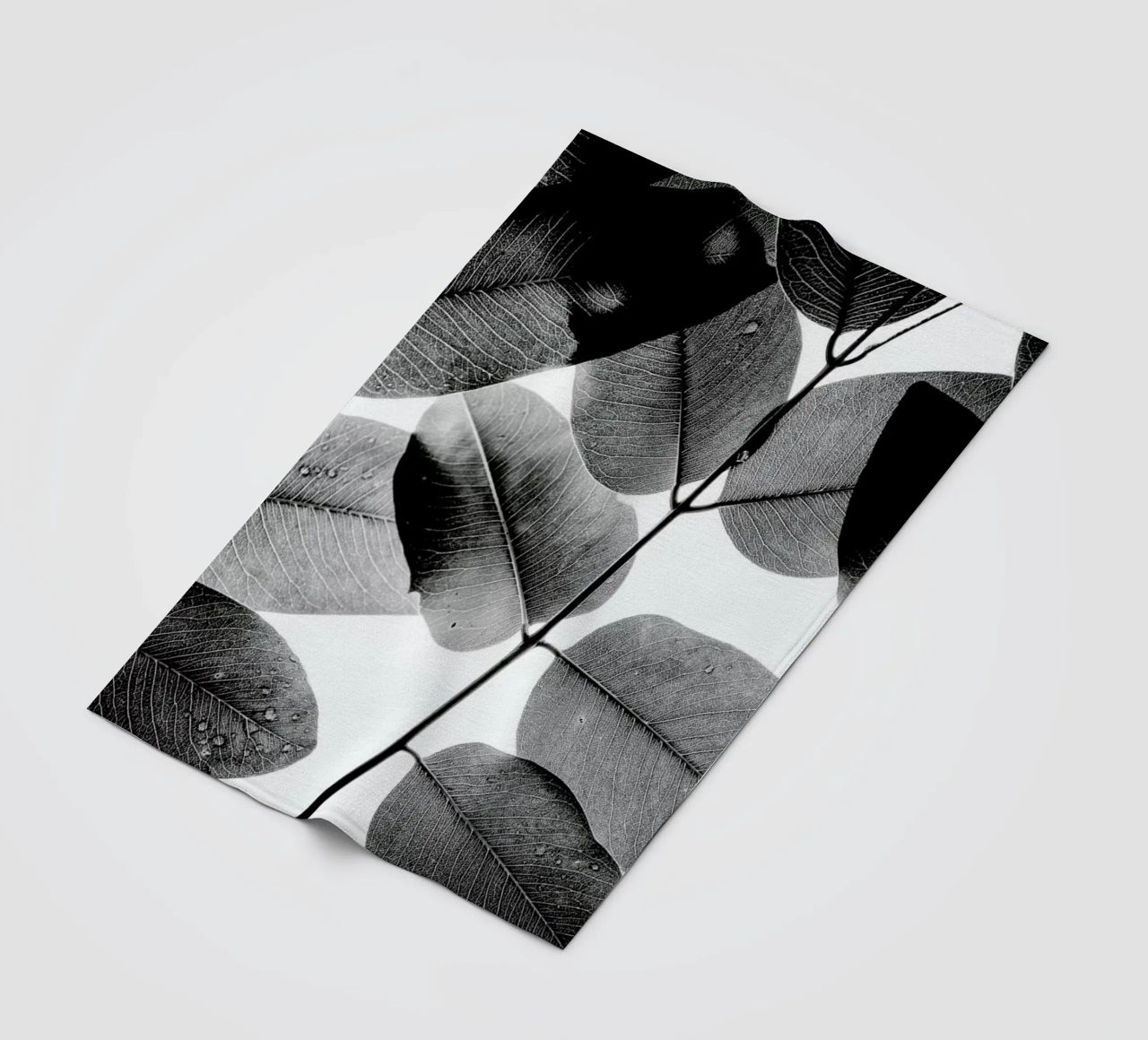 Experiments with Leaves 1 coperta in pile da Tal Paz-Fridman