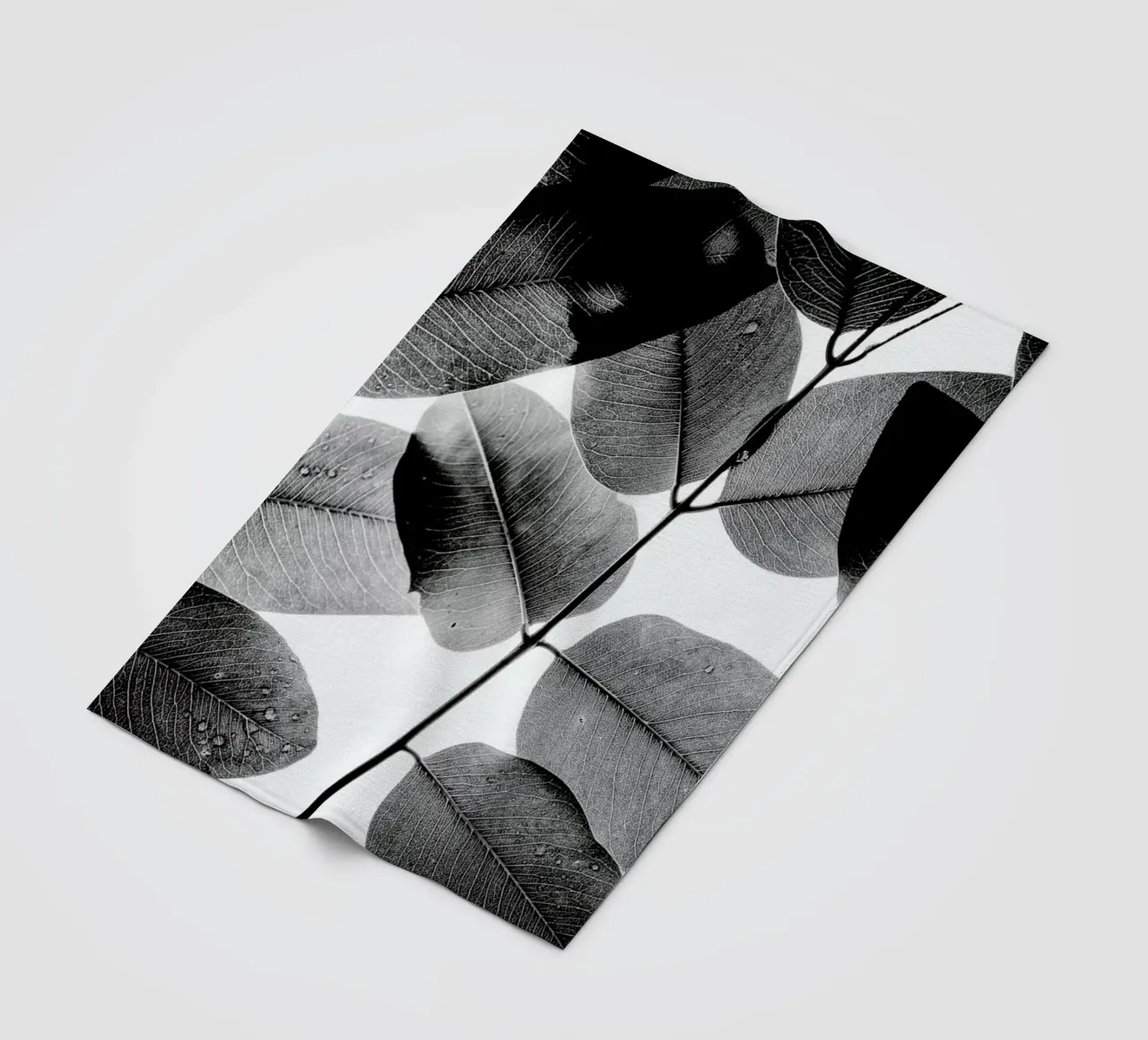 Experiments with Leaves 1 fleecedeken van Tal Paz-Fridman