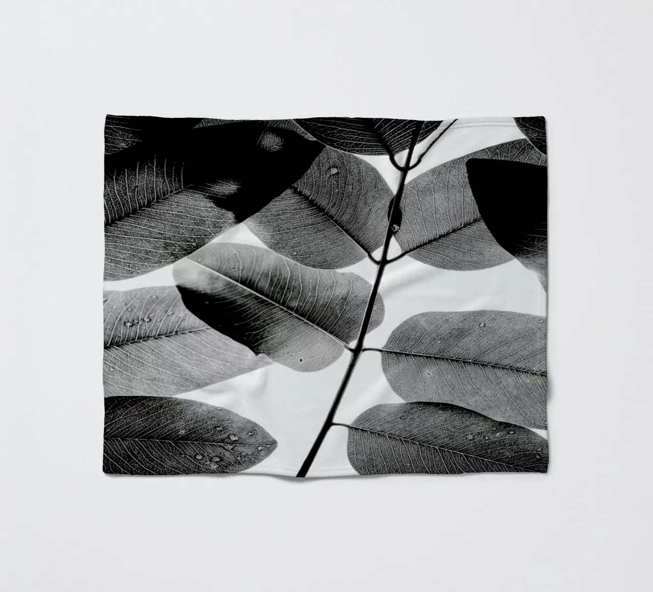 Experiments with Leaves 1 fleecedeken van Tal Paz-Fridman