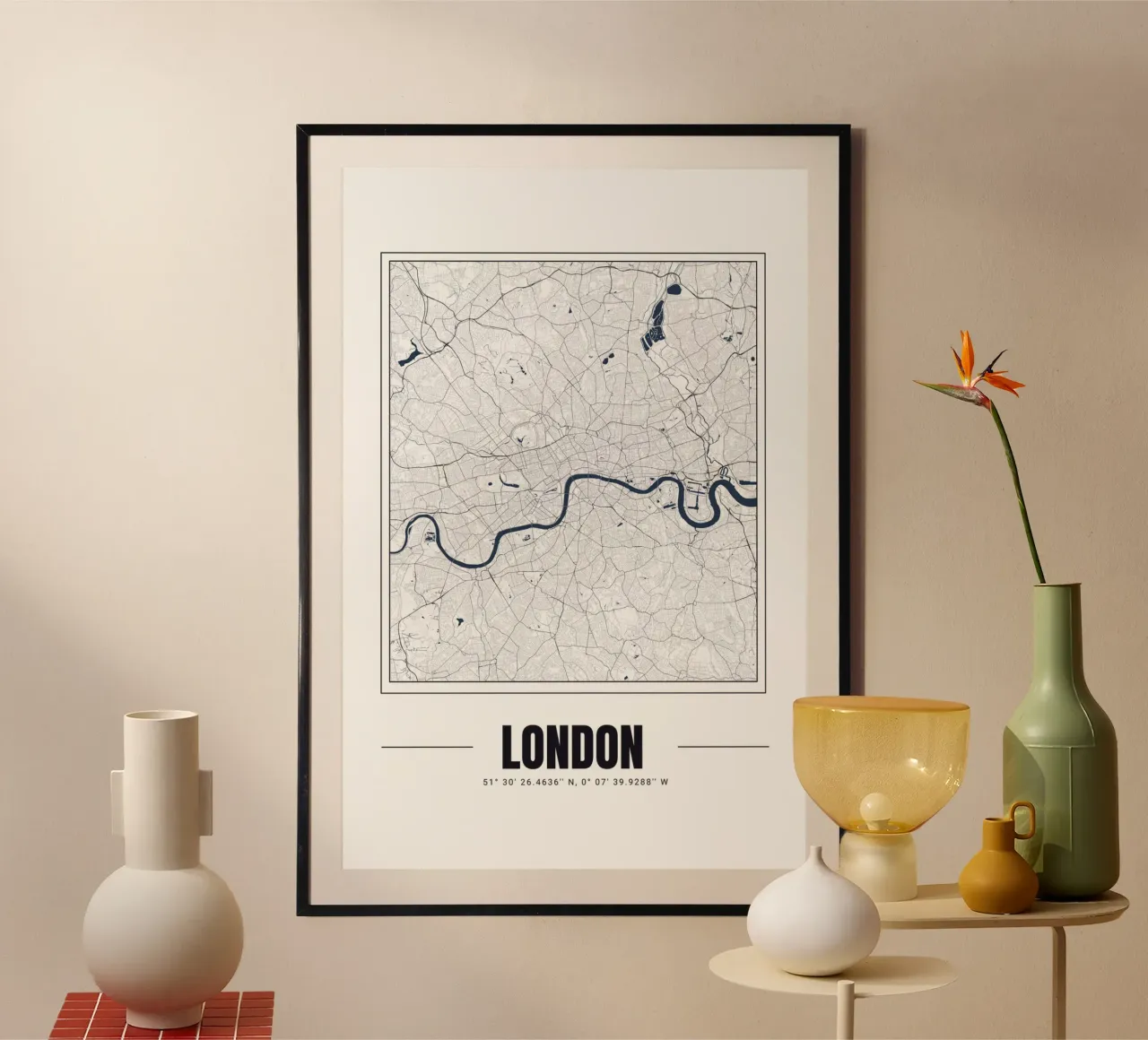 Minimalistische plattegrond van Londen - Eigentijds zwart-wit ontwerp poster met kunststof frame van Ben & Clo creations