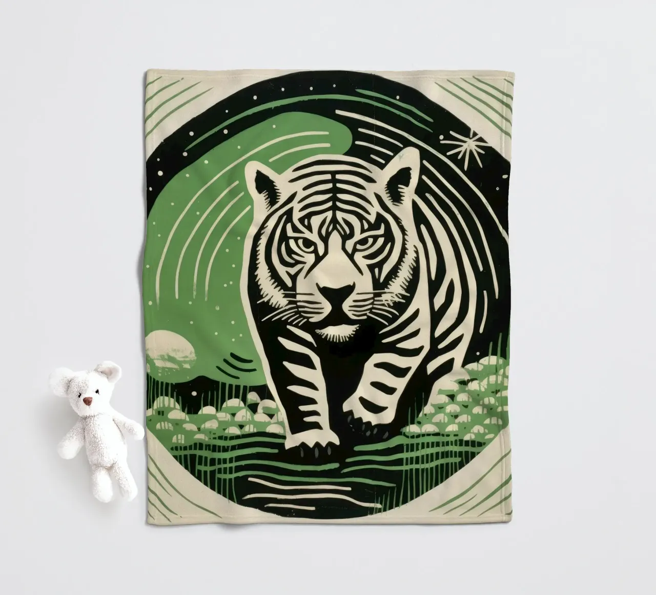 Green Tiger 3 Fleecedecke von Minimal Animal Art