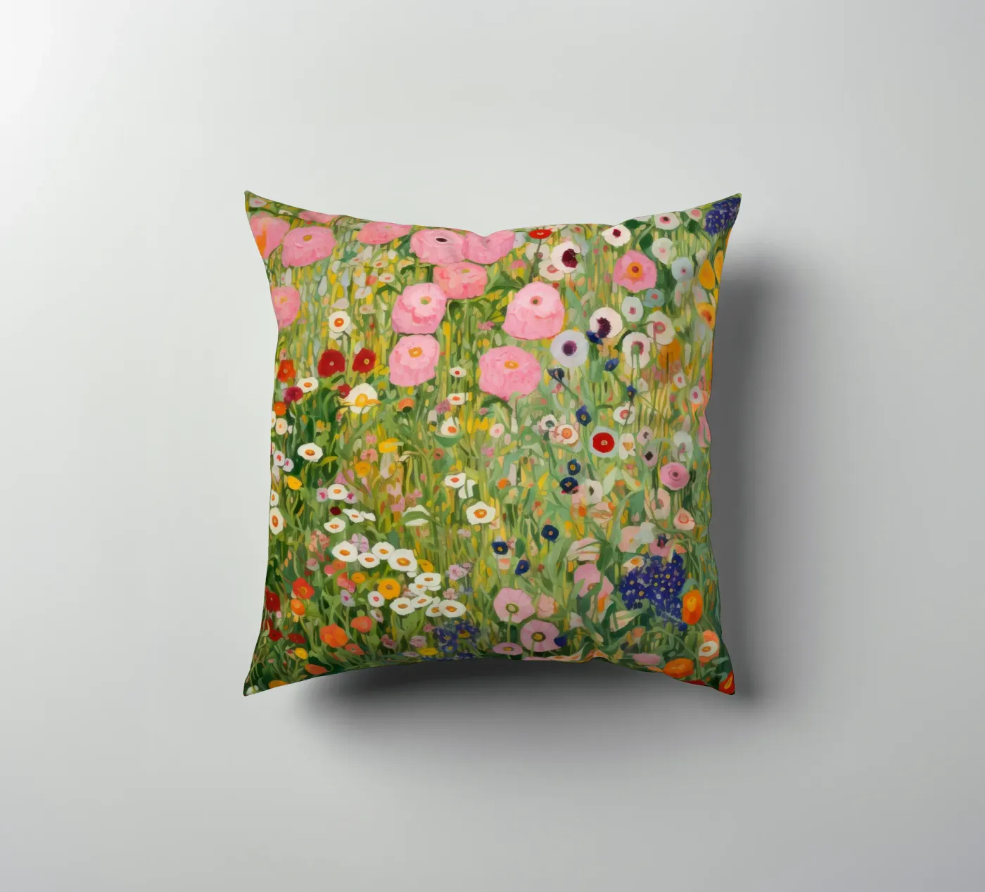 Gustav Klimt, Giardino di fiori rosa e verde cuscino da Peaches Art Prints