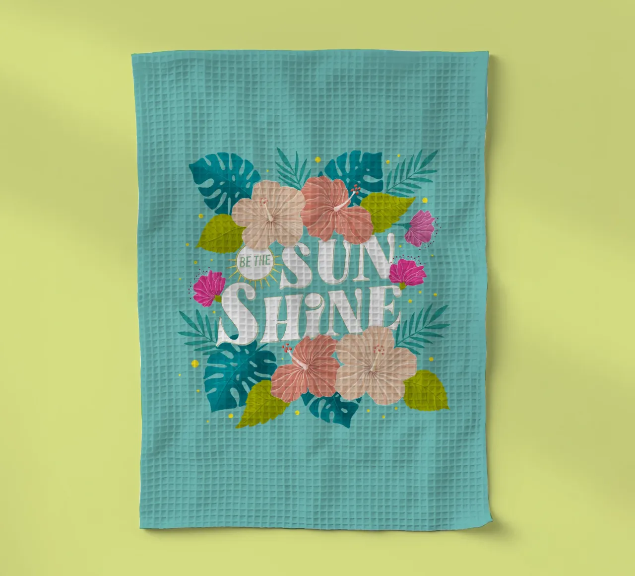 Soyez le soleil ! Citation d'inspiration avec des fleurs tropicales torchon de CalliLetters