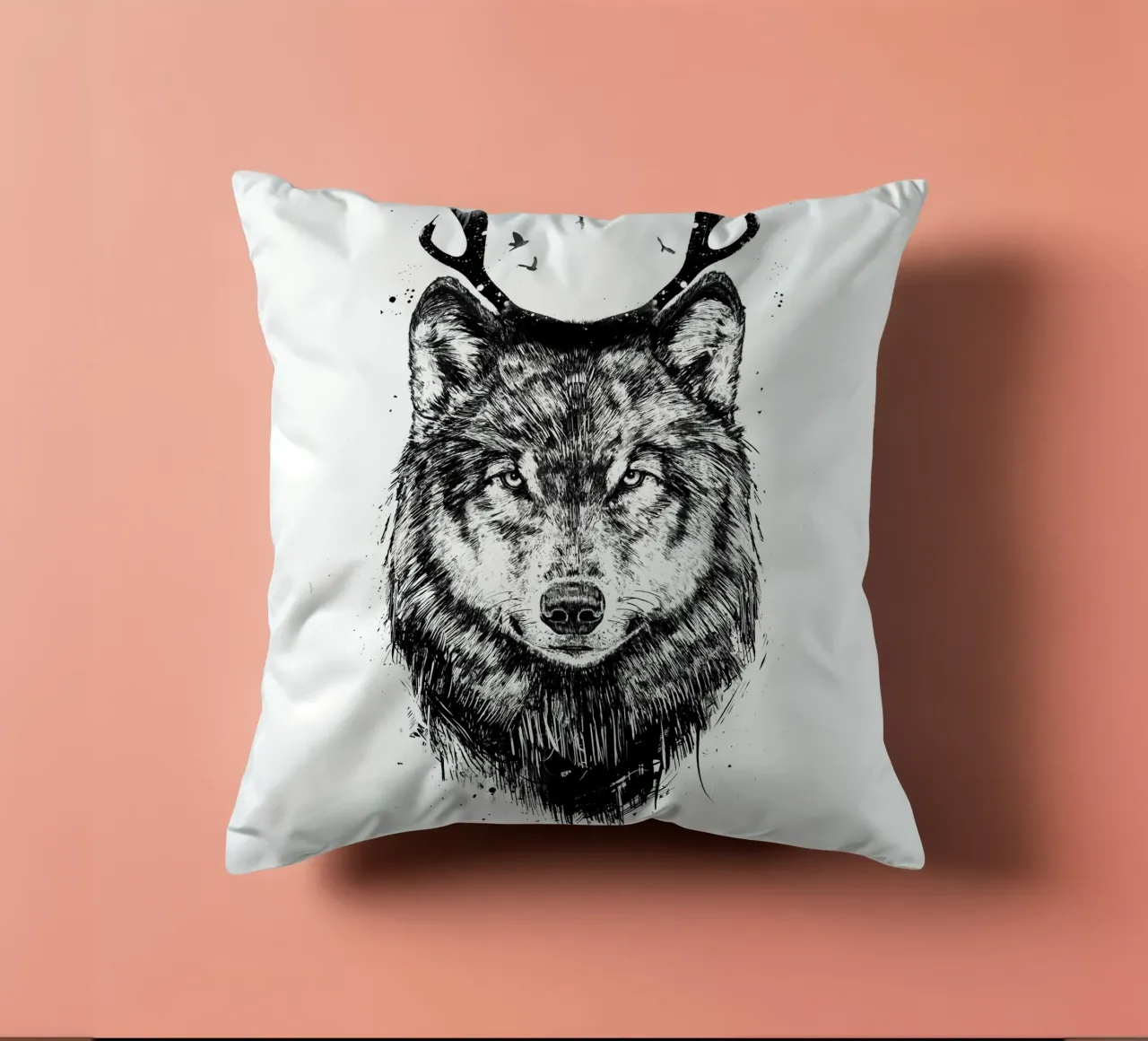 Deer Wolf cuscino da Balazs Solti