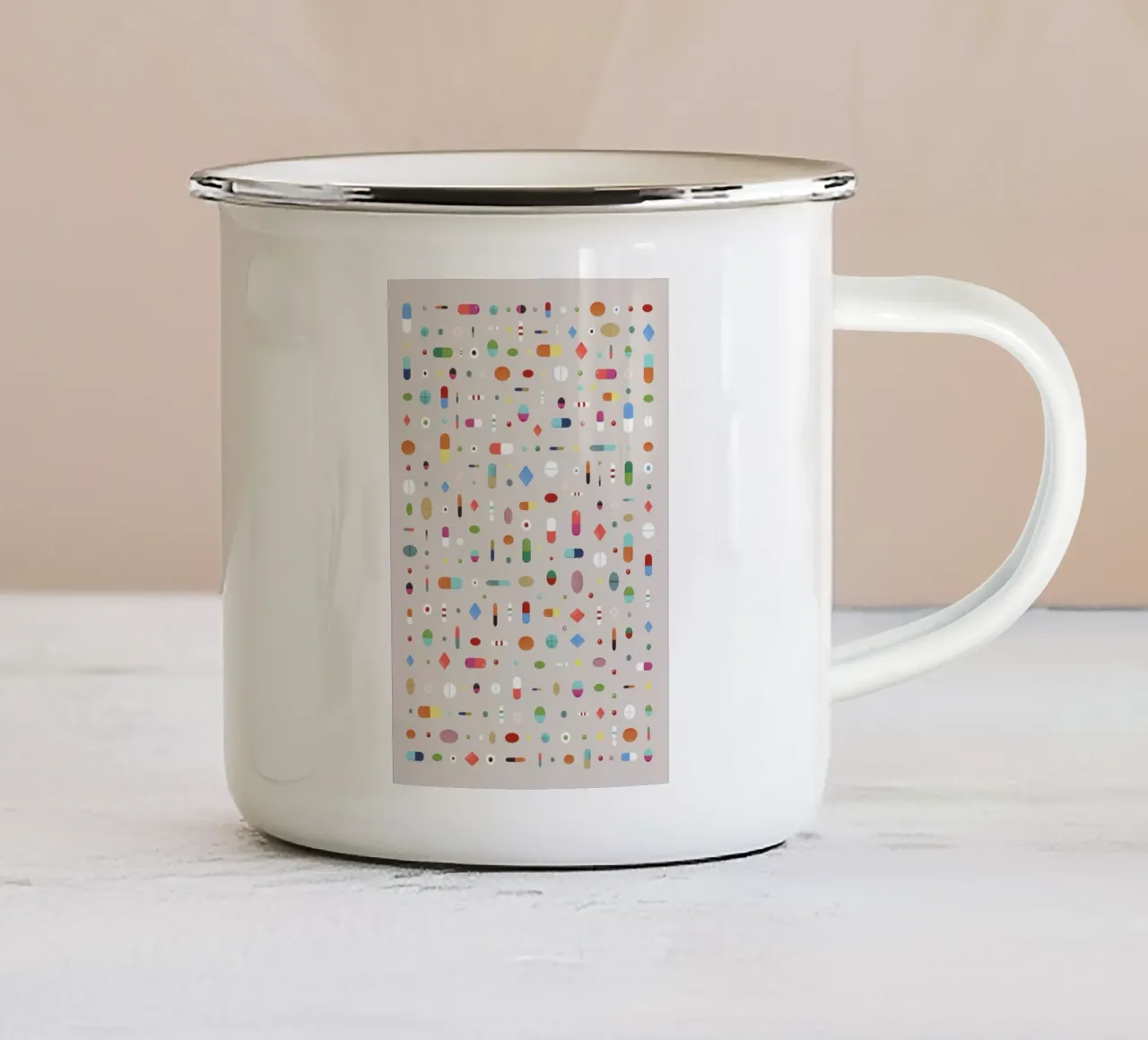 Pills tazza in smalto da Sarah Bühler