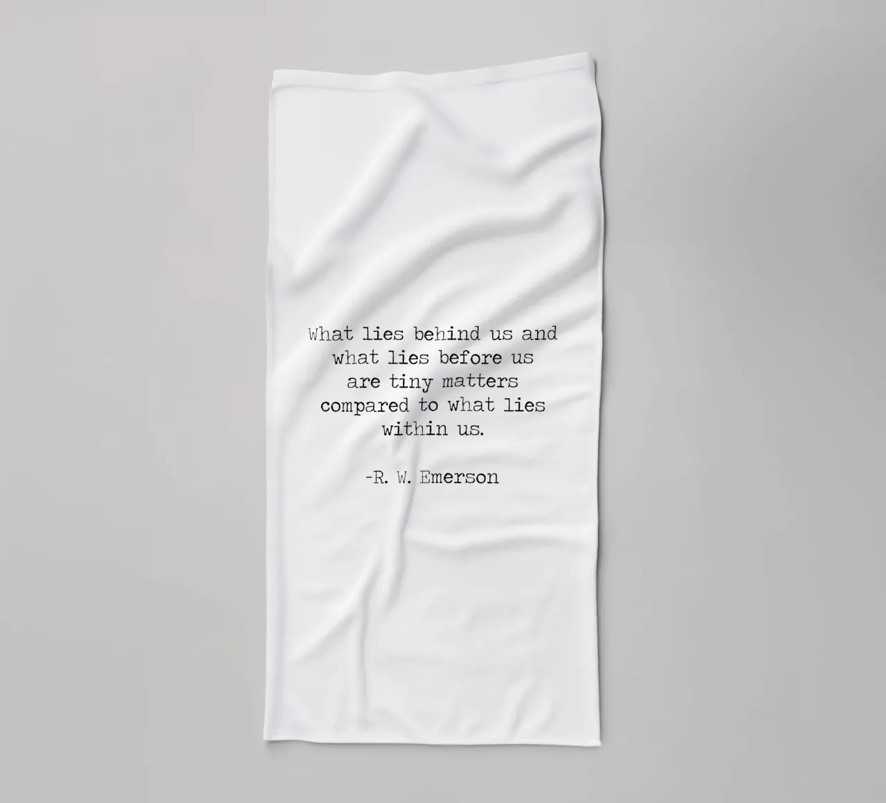 Le piccole cose contano in confronto a quello che c'è dentro di noi - Citazione di Emerson asciugamano da bagno da Summer Soul Co. - Quotes