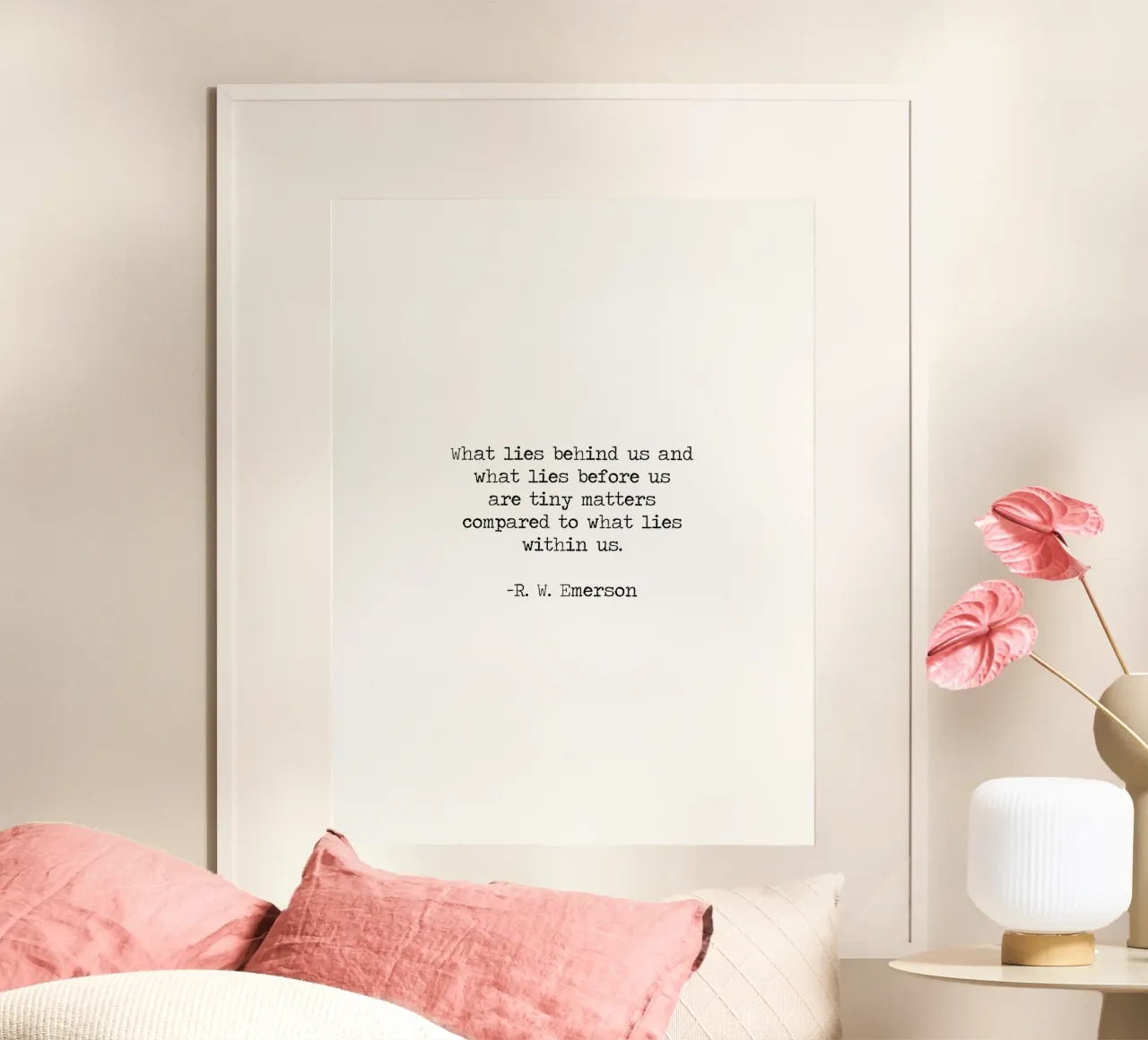 Le piccole cose contano in confronto a quello che c'è dentro di noi - Citazione di Emerson poster con telaio in plastica da Summer Soul Co. - Quotes