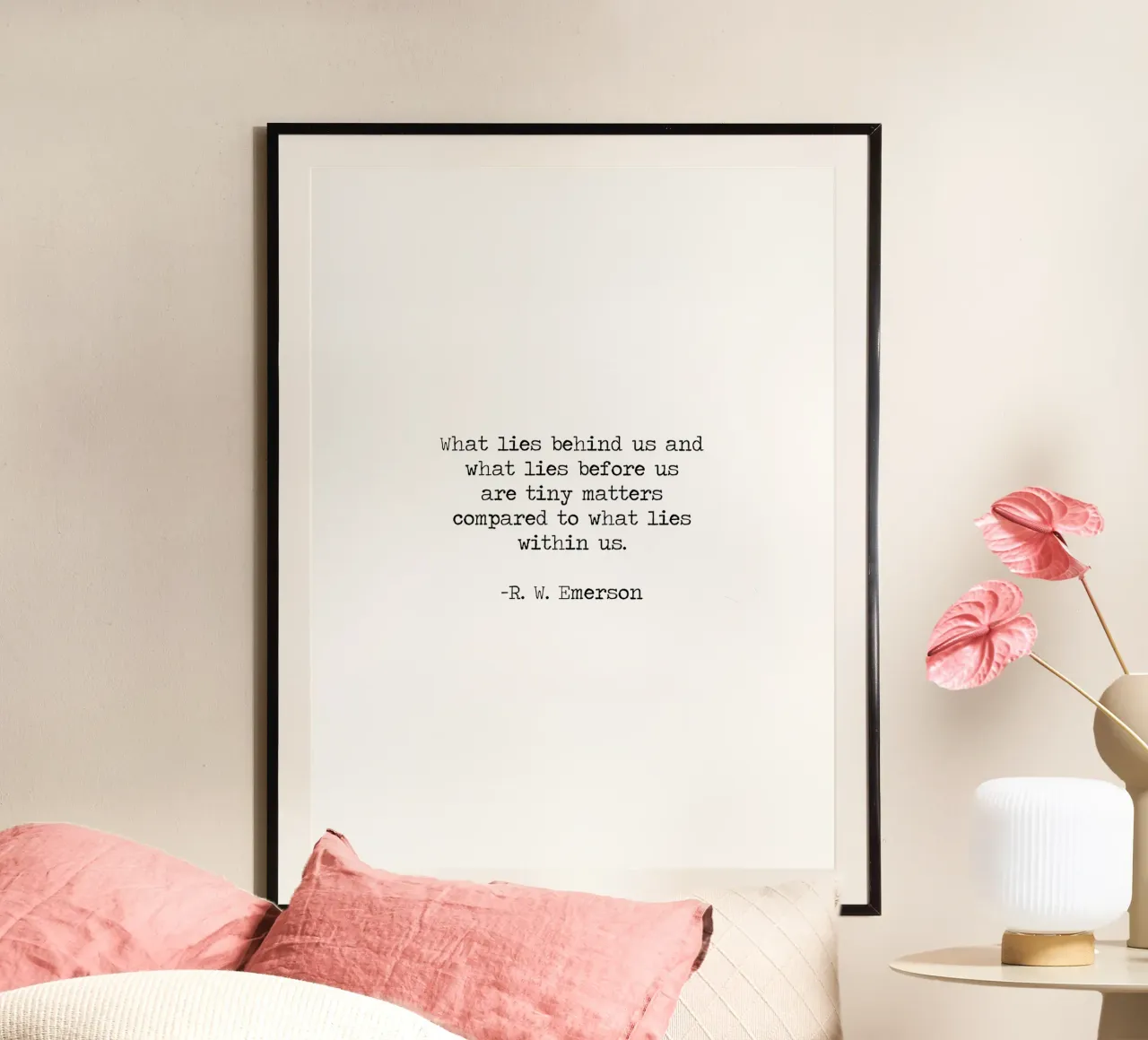 Le piccole cose contano in confronto a quello che c'è dentro di noi - Citazione di Emerson poster con telaio in plastica da Summer Soul Co. - Quotes