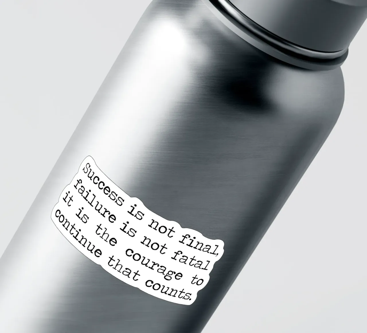 Erfolg ist nicht endgültig, Misserfolg ist nicht tödlich. Mut Zitat Sticker von Summer Soul Co. - Quotes