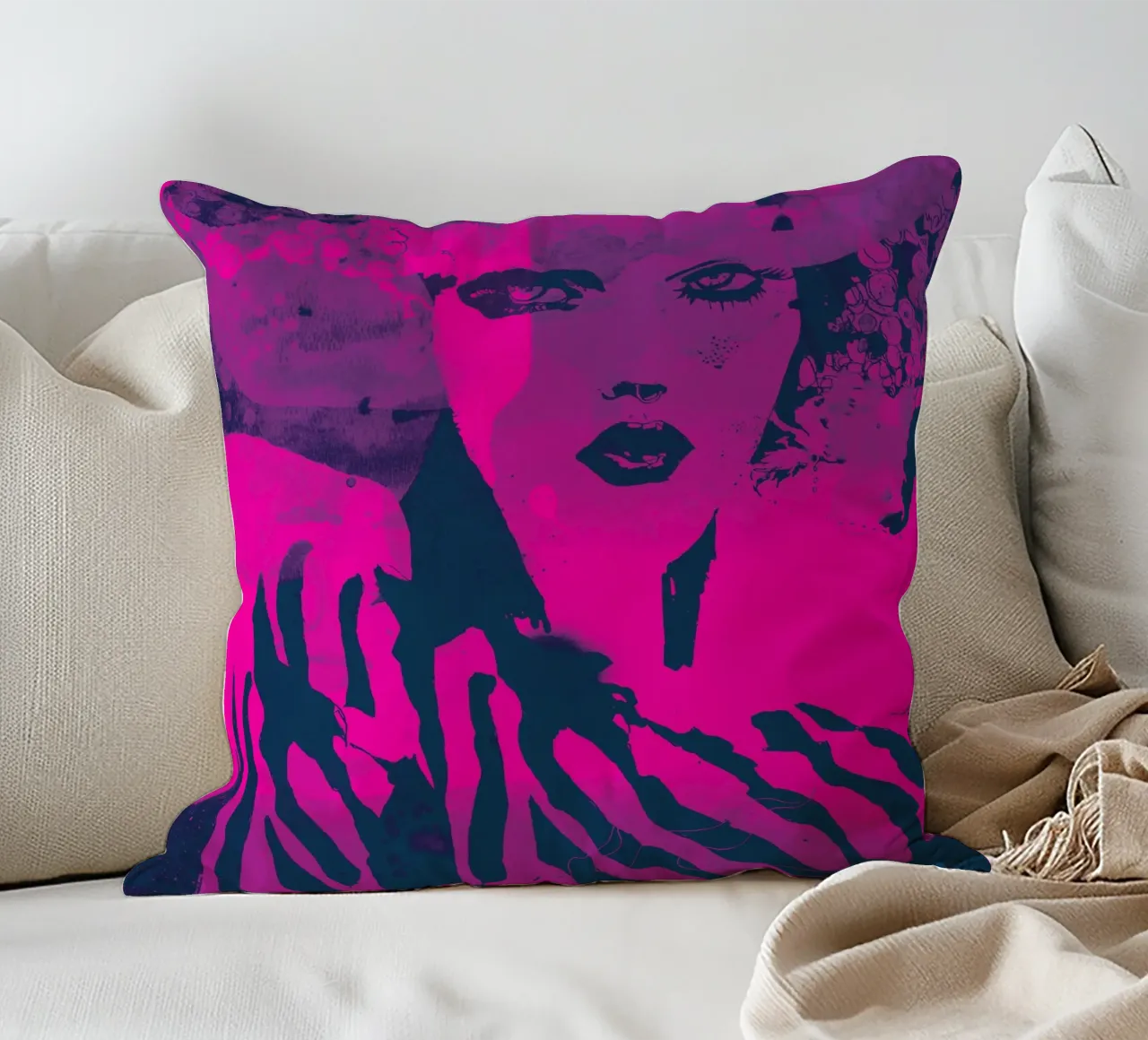 fucsia cuscino da Giulio Iurissevich