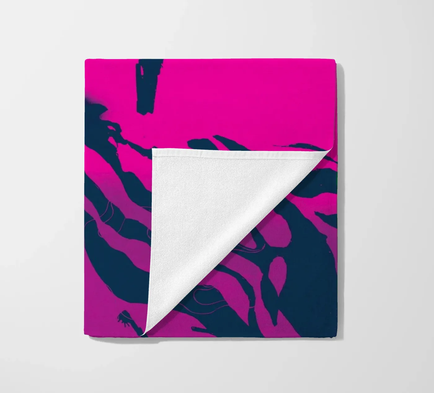 fuchsia strandhanddoek van Giulio Iurissevich