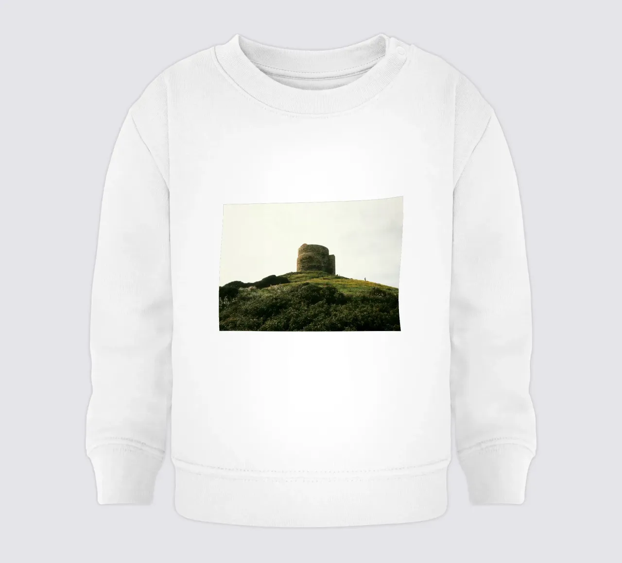 Historic Hilltop Tower in Bloom felpa neonato da FujiPrints