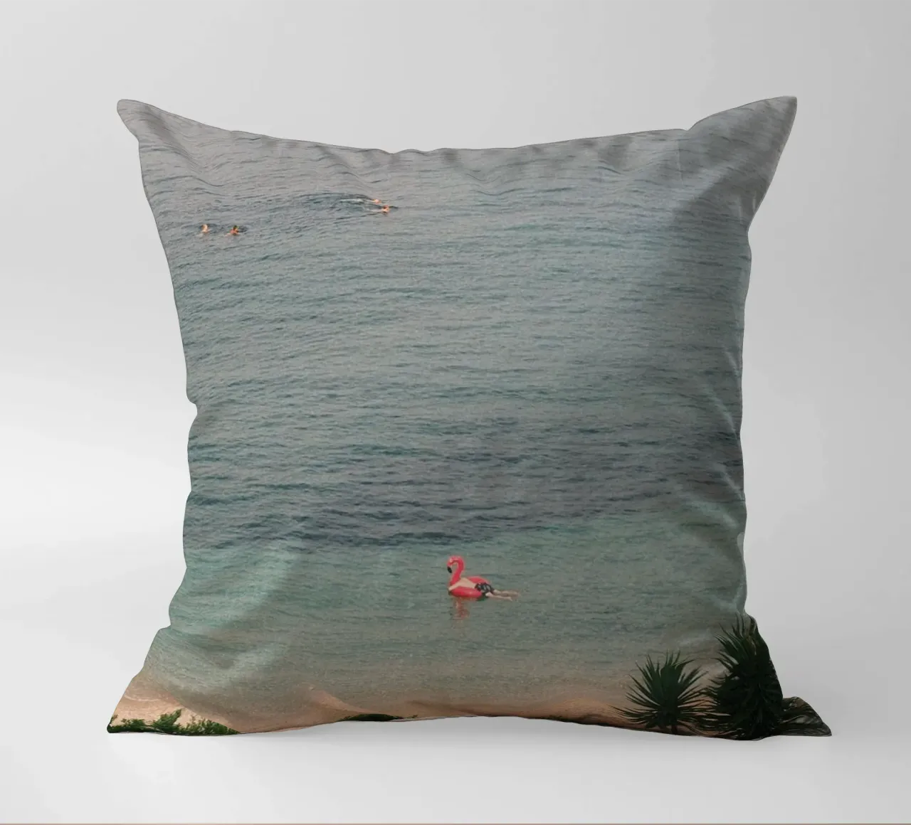 Pink Flamingo Float cuscino da FujiPrints