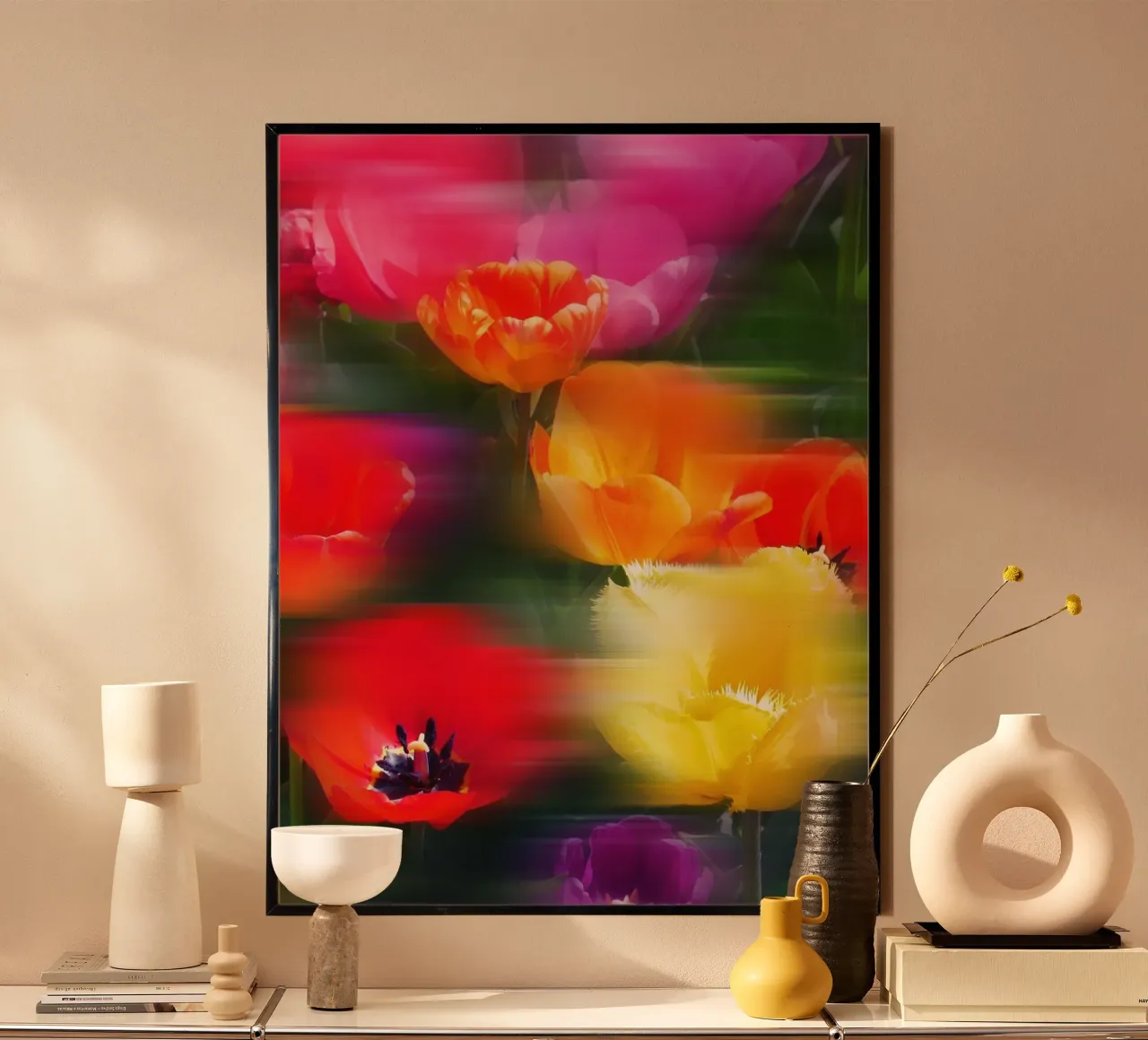 Fiori vibranti in movimento poster con telaio in alluminio da Dagmar Pels