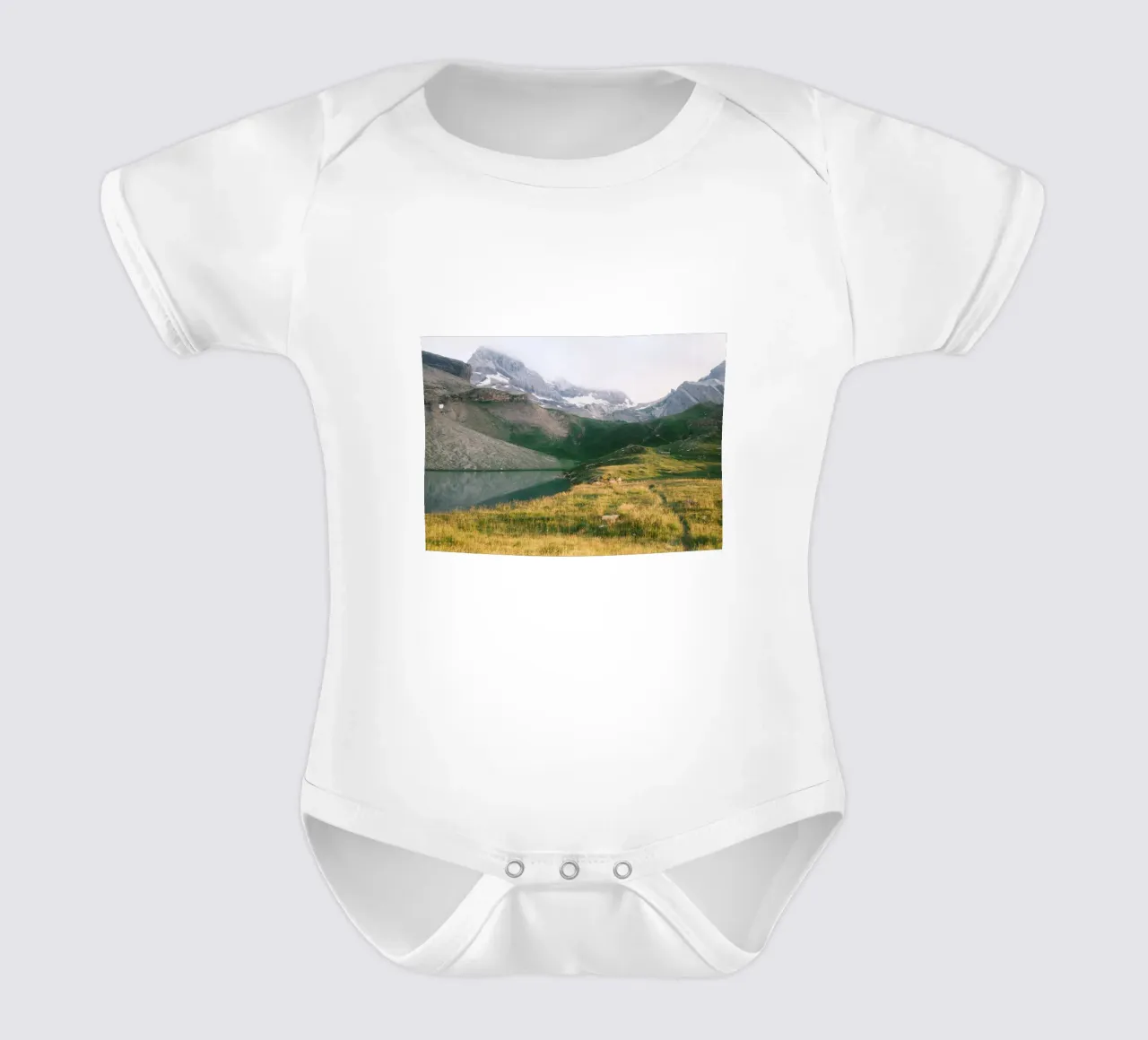 Mountain Lake Reflection body neonato maniche corte da FujiSwiss
