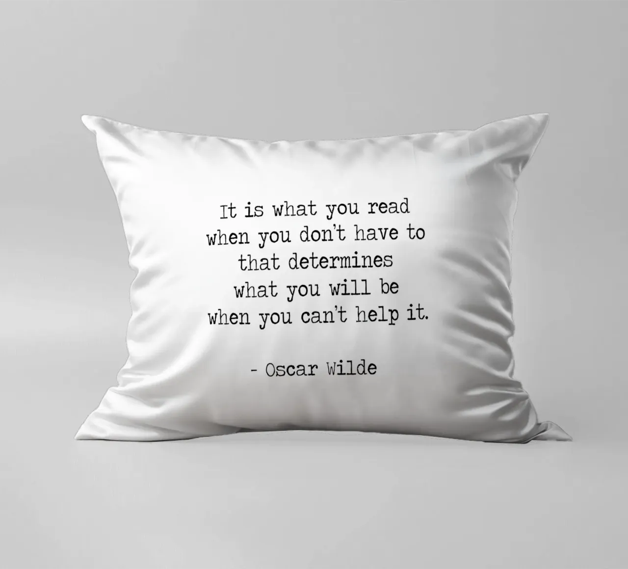 What you read defines you - Oscar Wilde Reading Book Quote cuscino da Summer Soul Co. - Quotes