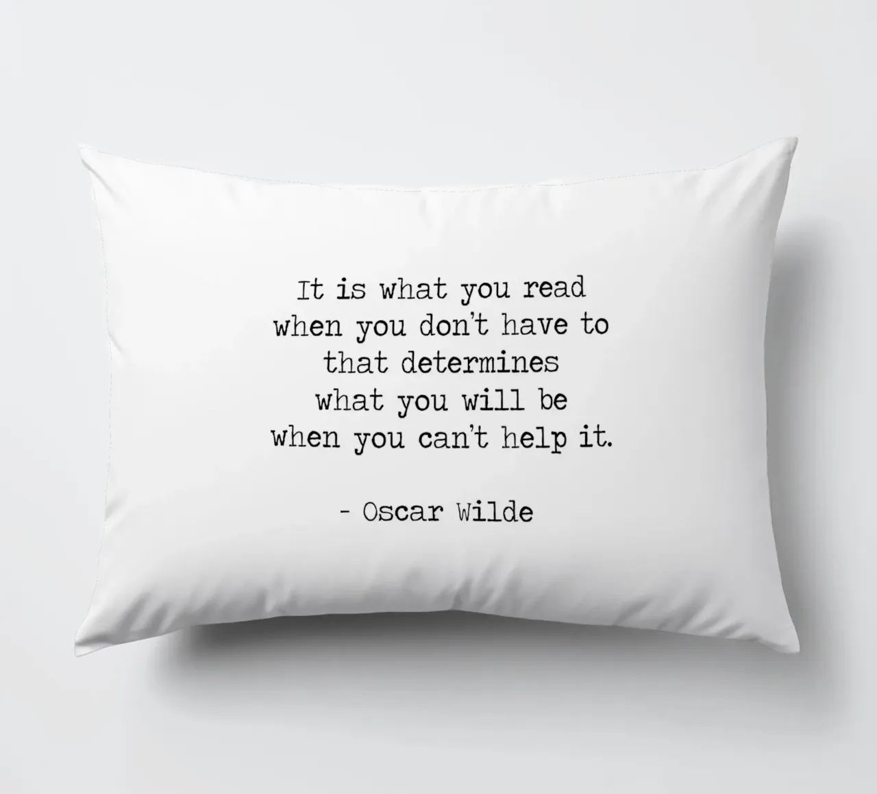 What you read defines you - Oscar Wilde Reading Book Quote cuscino da Summer Soul Co. - Quotes