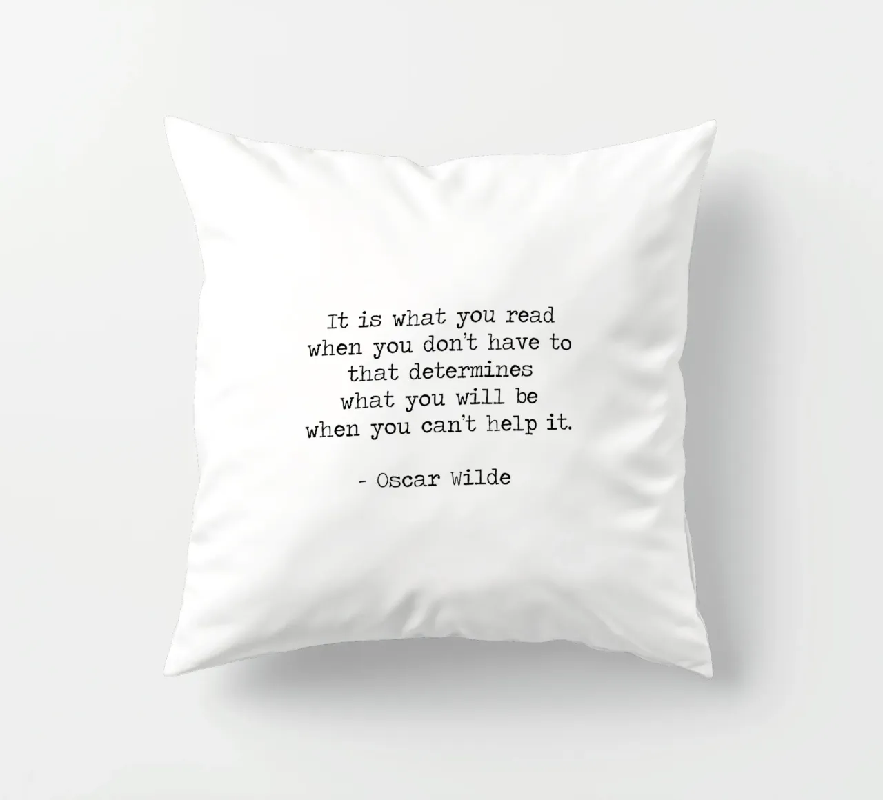 What you read defines you - Oscar Wilde Reading Book Quote cuscino da Summer Soul Co. - Quotes