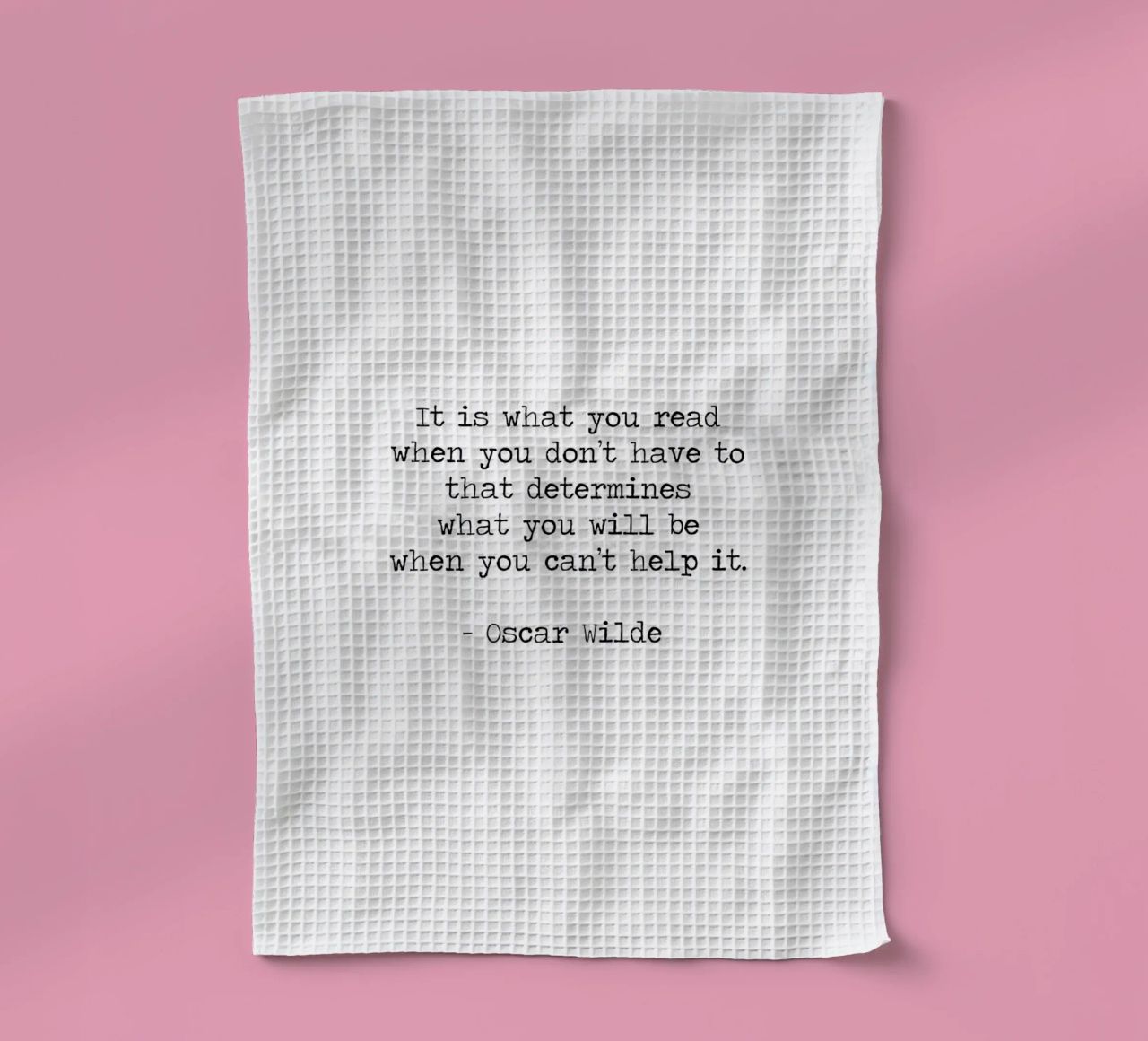 What you read defines you - Oscar Wilde Reading Book Quote canovaccio da cucina da Summer Soul Co. - Quotes