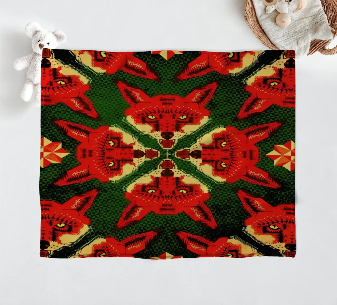 Geometric Fox Pattern Fleecedecke von Chobopop