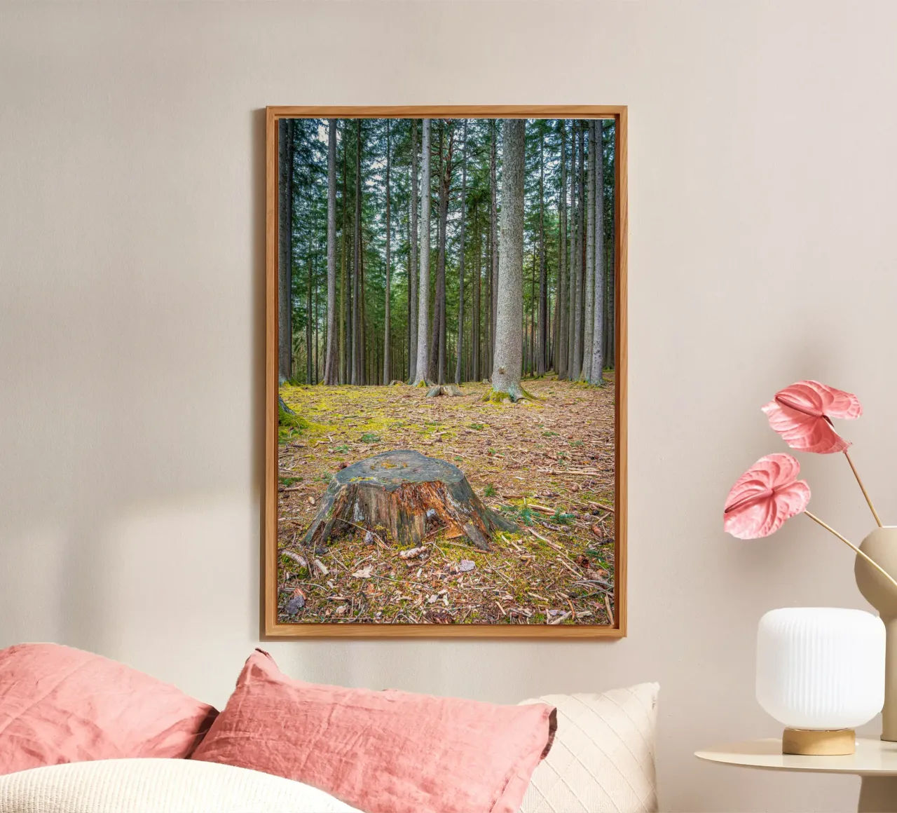 Ceppo di albero in una fitta foresta di conifere pannello forex da Marcus Beckert | Fotografie