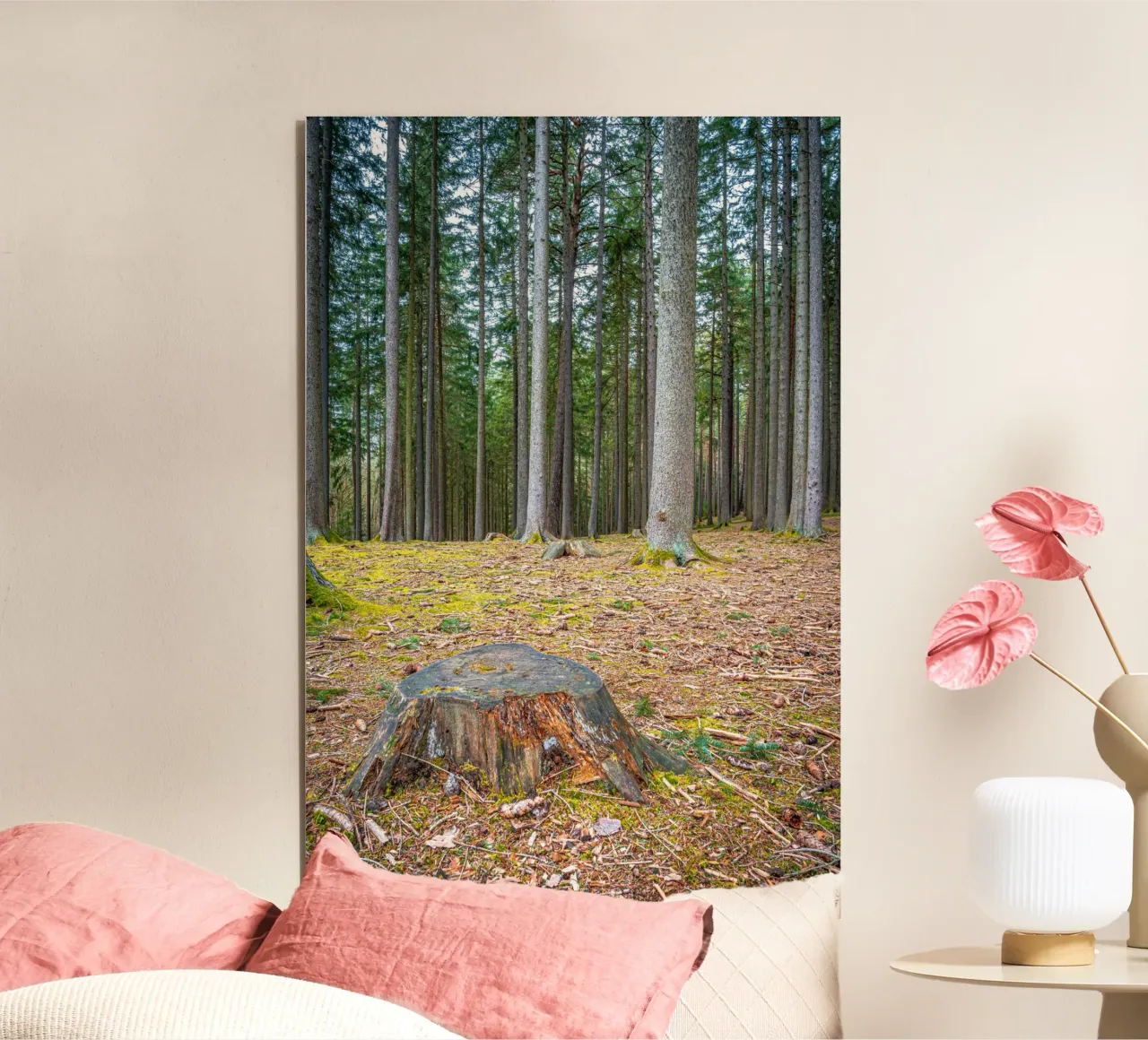 Ceppo di albero in una fitta foresta di conifere pannello forex da Marcus Beckert | Fotografie