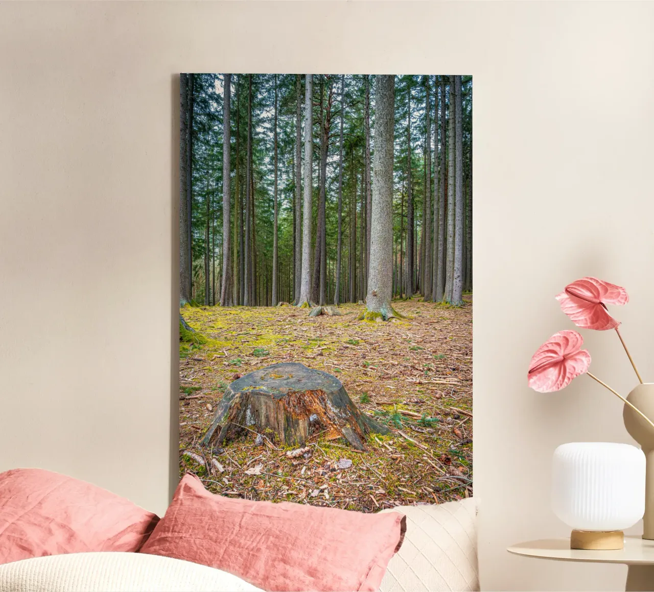 Ceppo di albero in una fitta foresta di conifere tela da Marcus Beckert | Fotografie