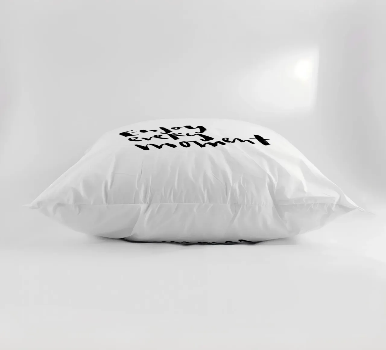 Enjoy Every Moment cuscino da Brushmeetspaper