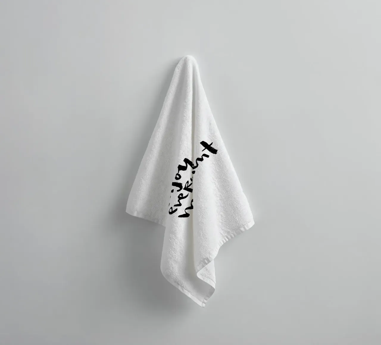 Enjoy Every Moment asciugamano da bagno da Brushmeetspaper