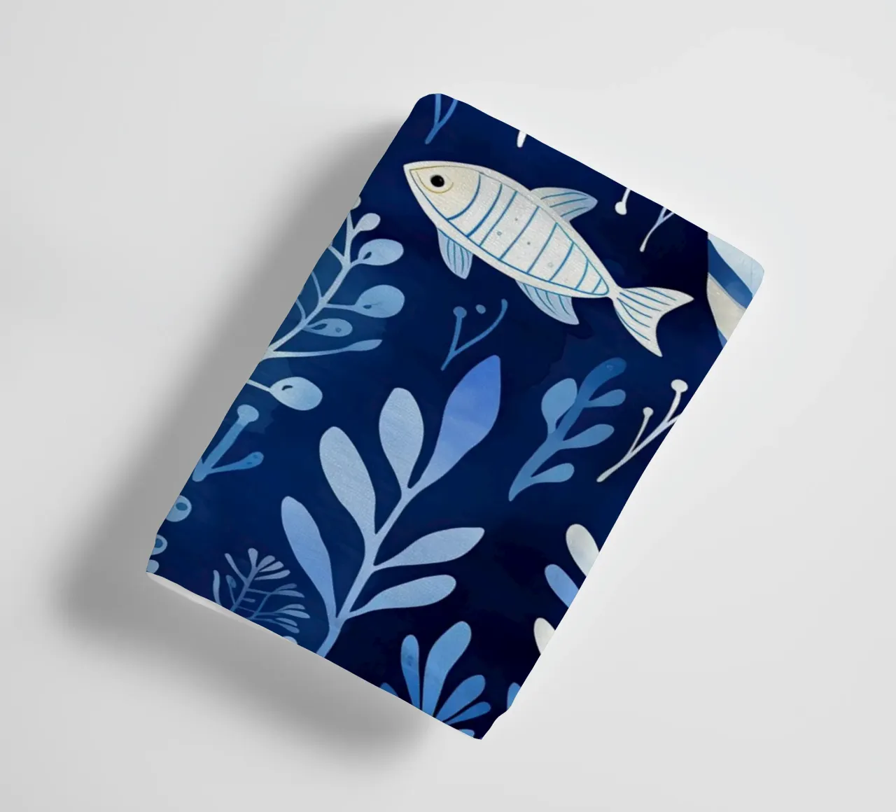 Mondo subacqueo blu con piante + pesci | pattern design asciugamano da bagno da Autofocus